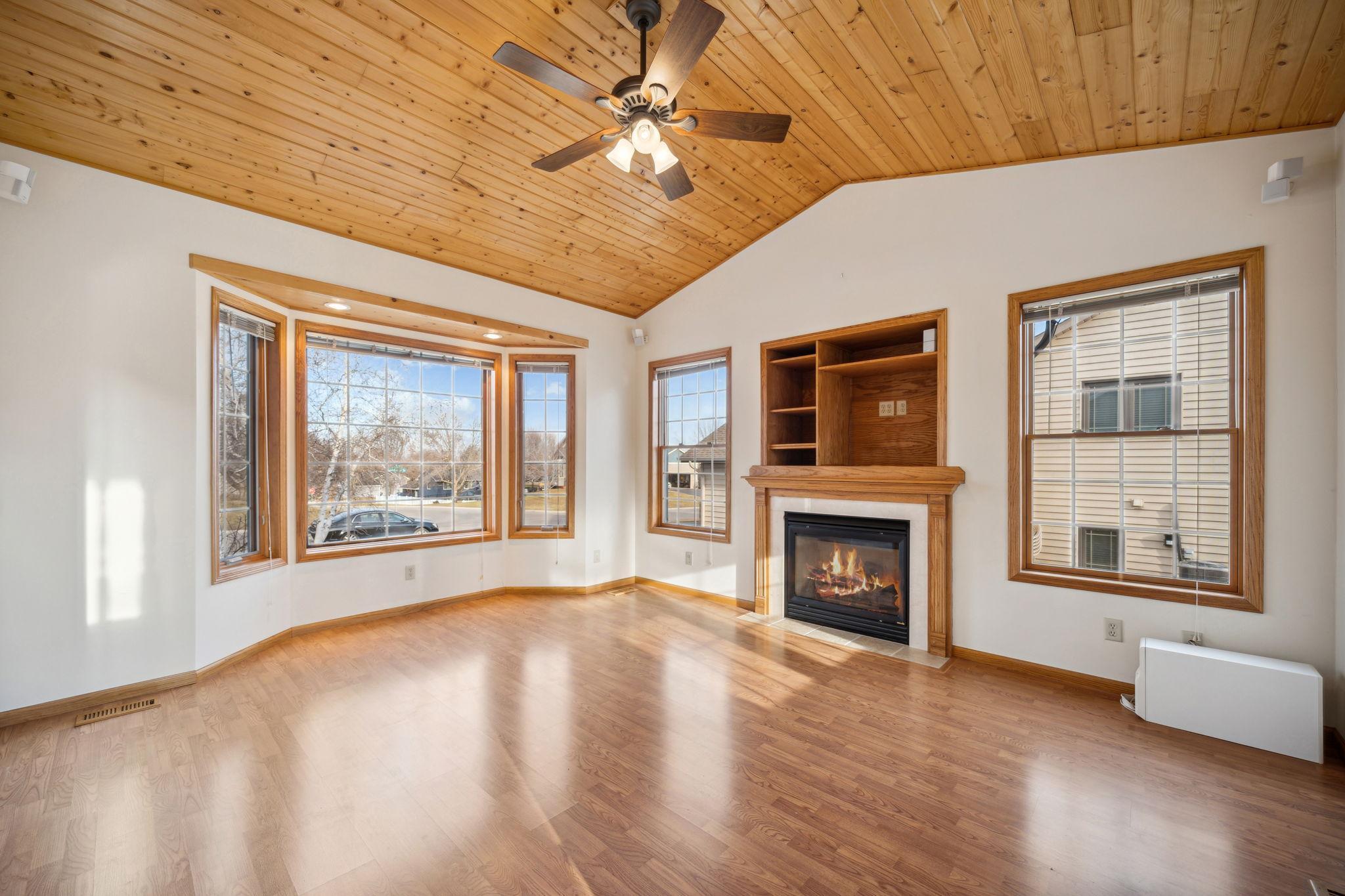 16367 Goodview Trail