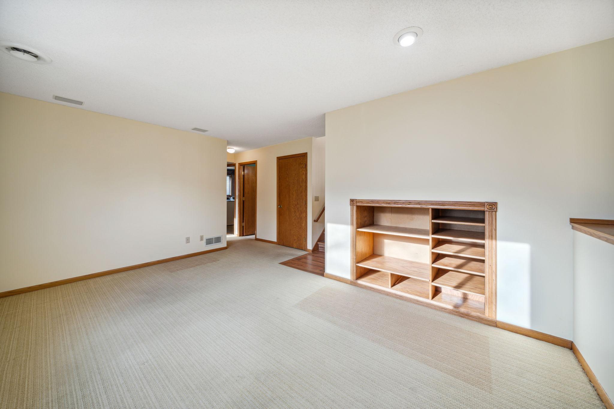 16367 Goodview Trail