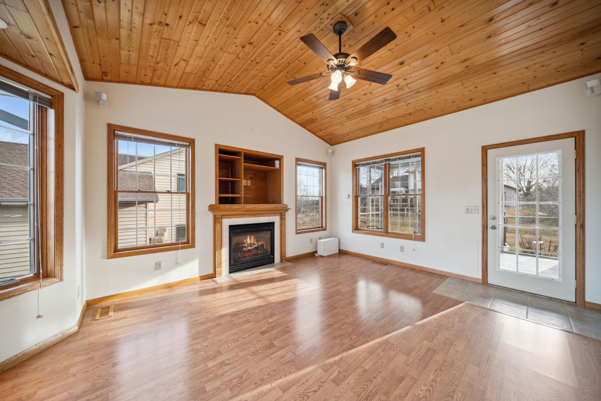 16367 Goodview Trail