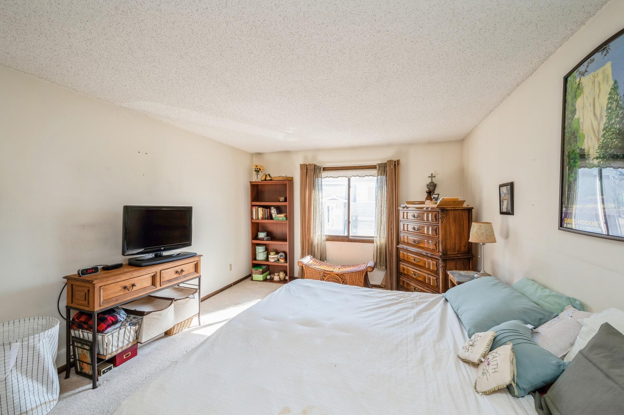 5389 Beachside Drive