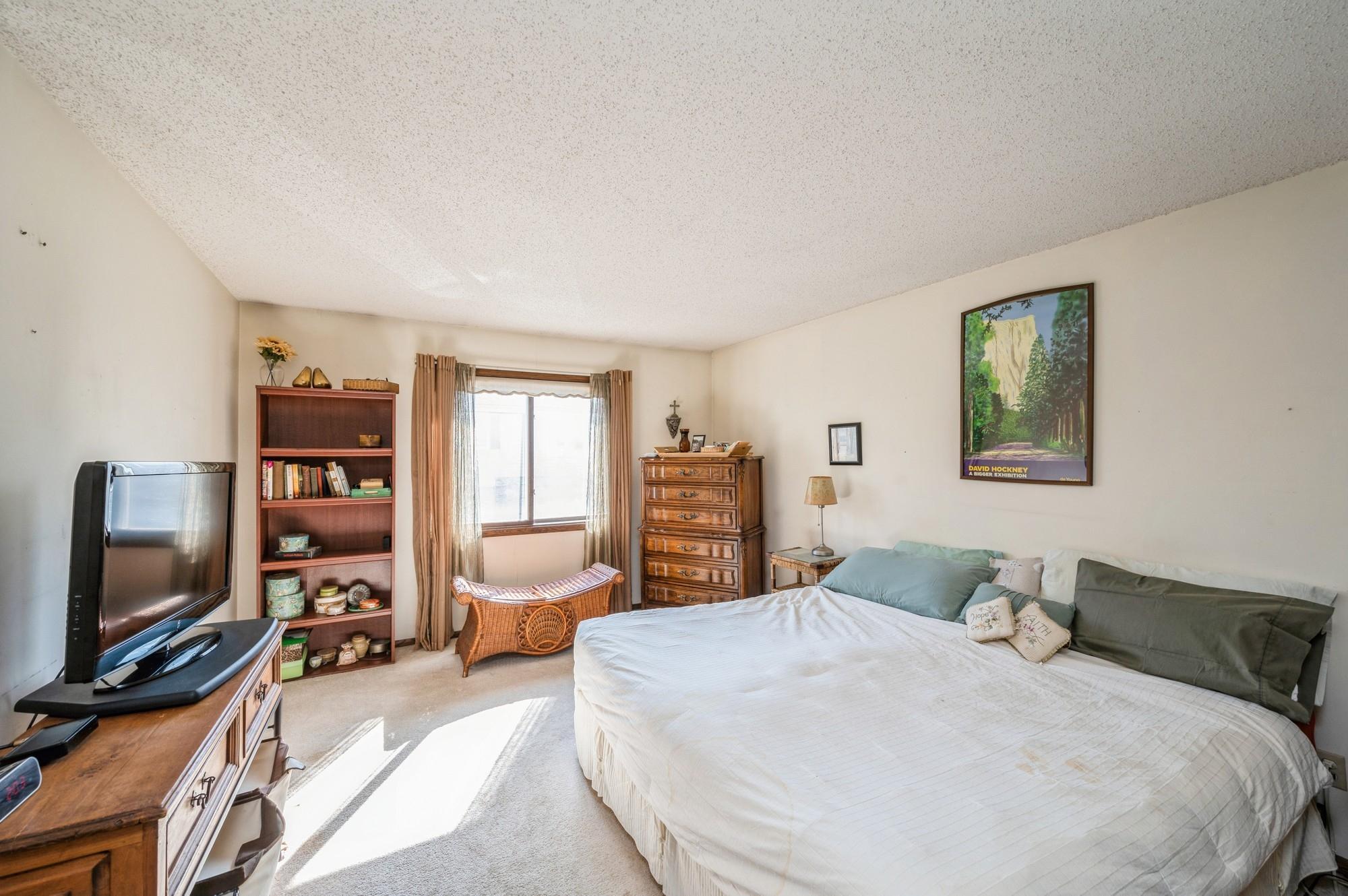 5389 Beachside Drive