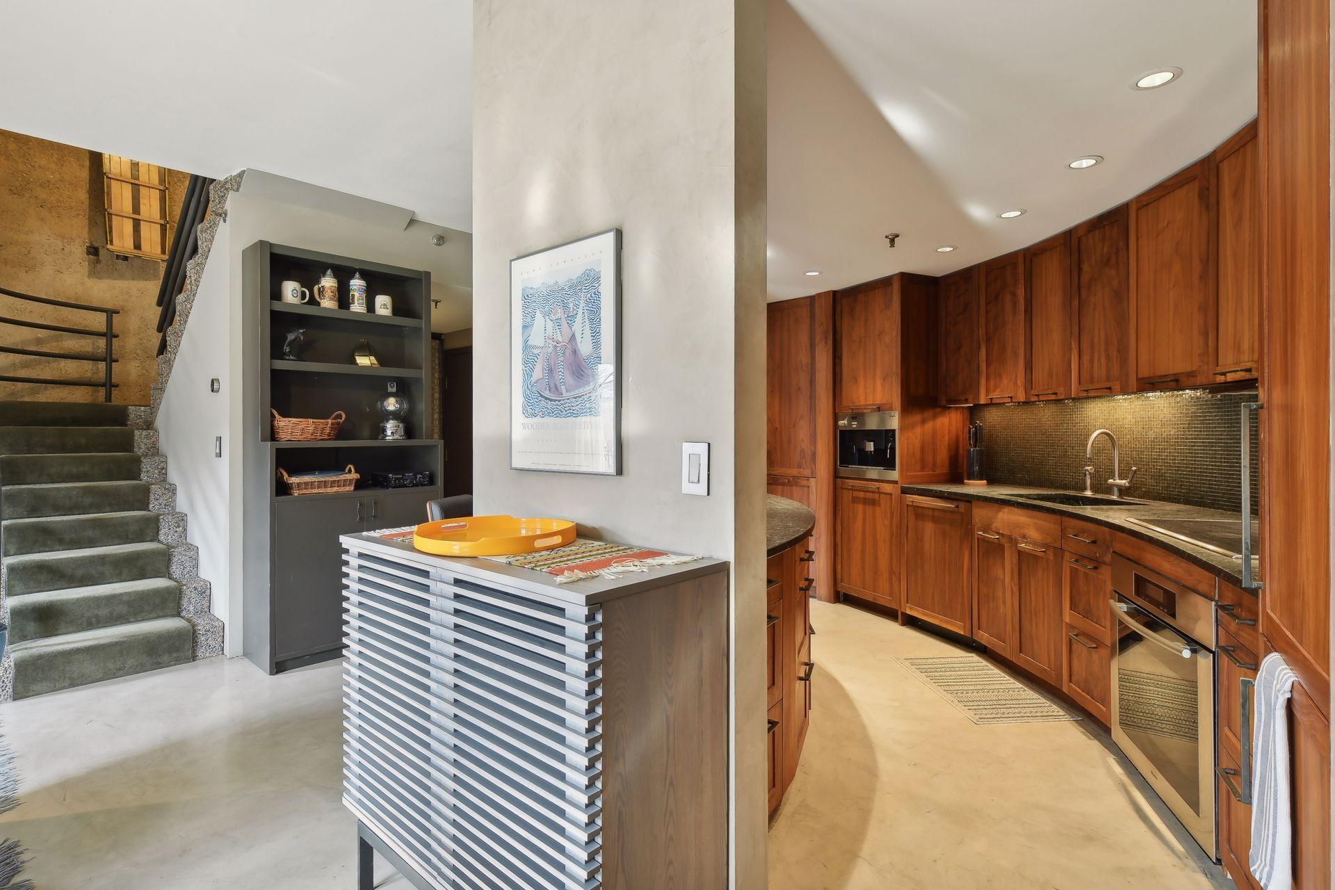 3141 Dean Court Unit: 106