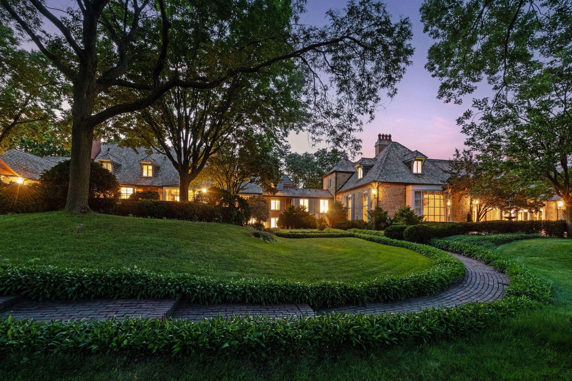 1482 Hunter Drive
