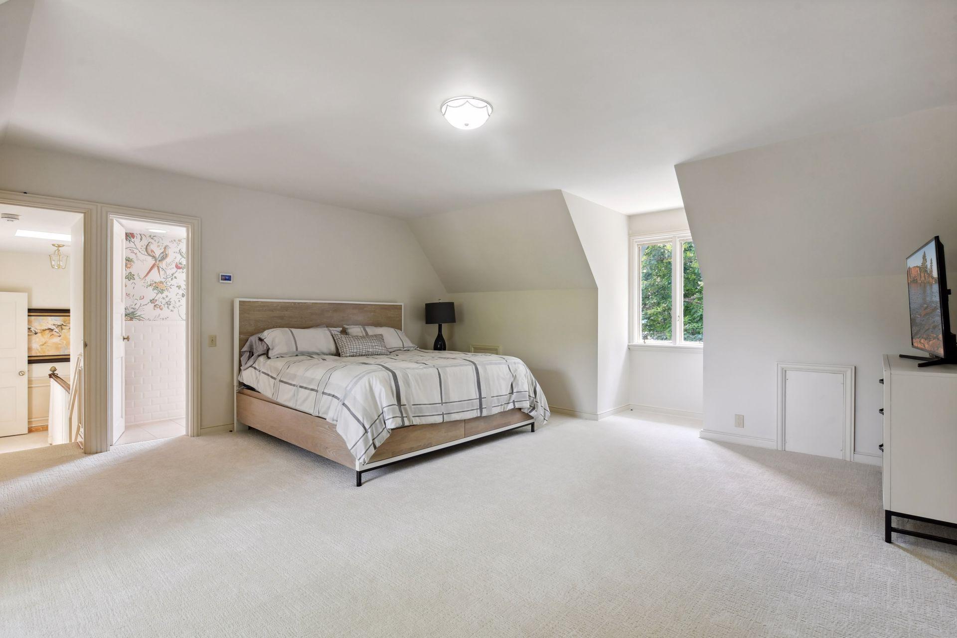 1482 Hunter Drive