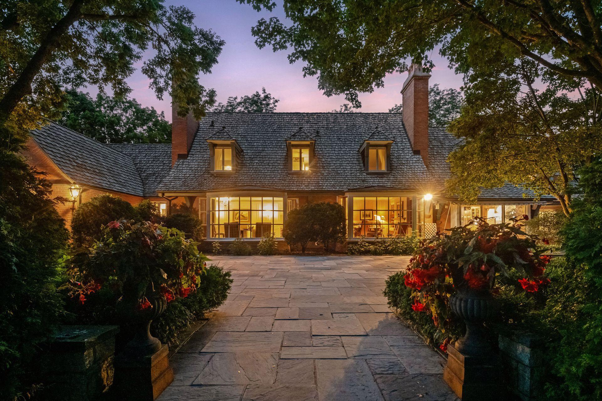 1482 Hunter Drive