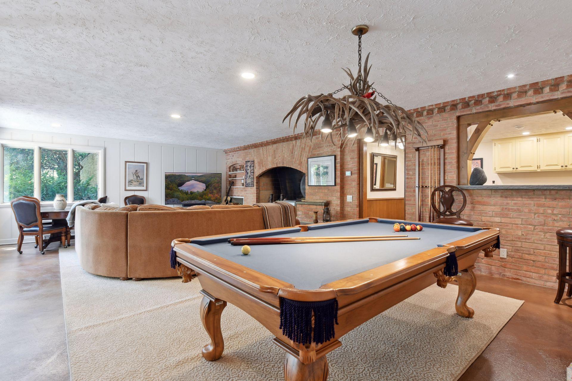 1482 Hunter Drive