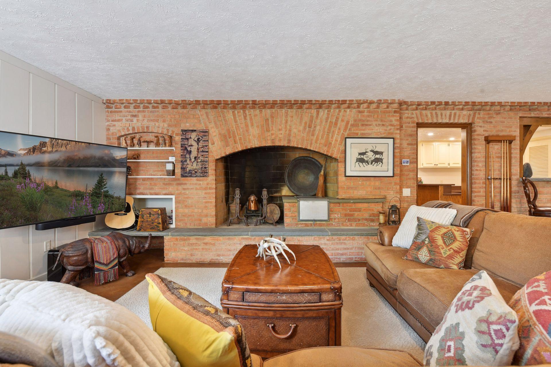 1482 Hunter Drive