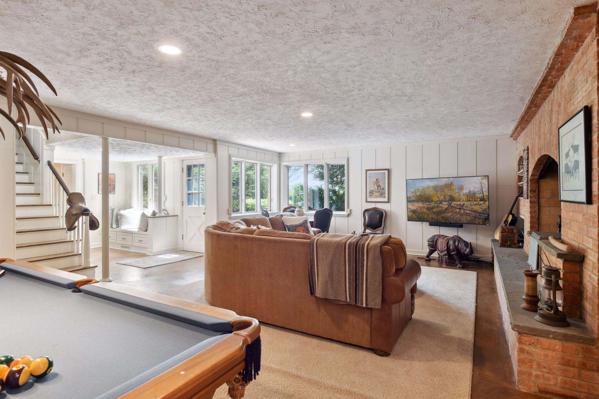 1482 Hunter Drive