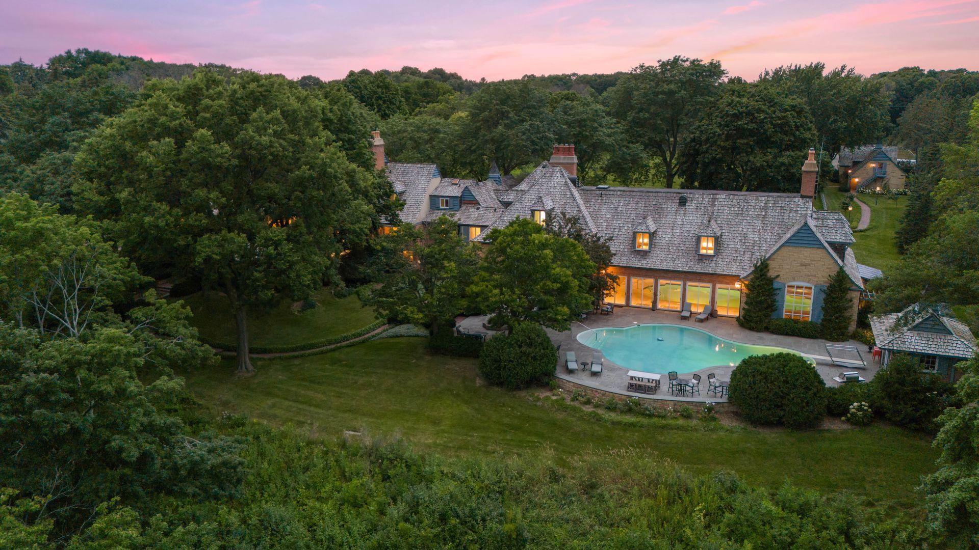 1482 Hunter Drive