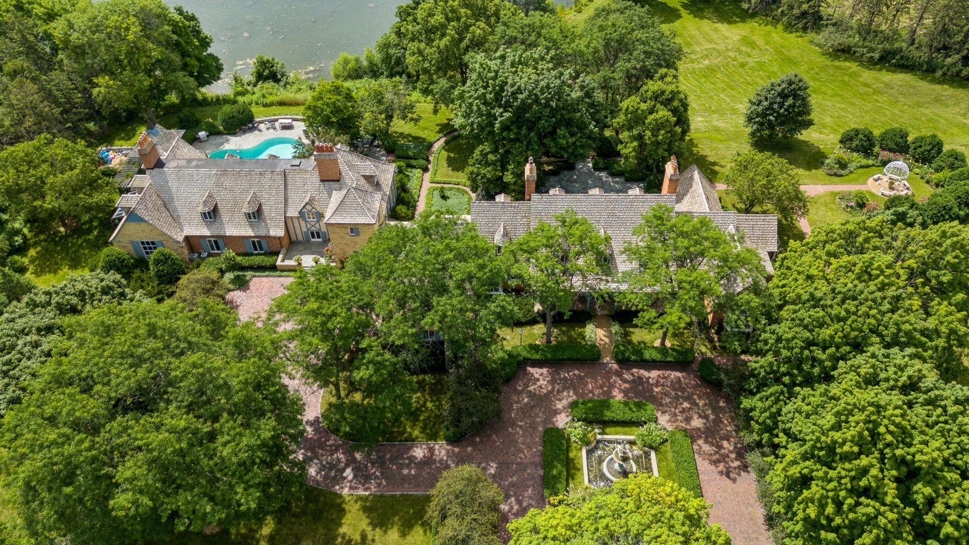1482 Hunter Drive