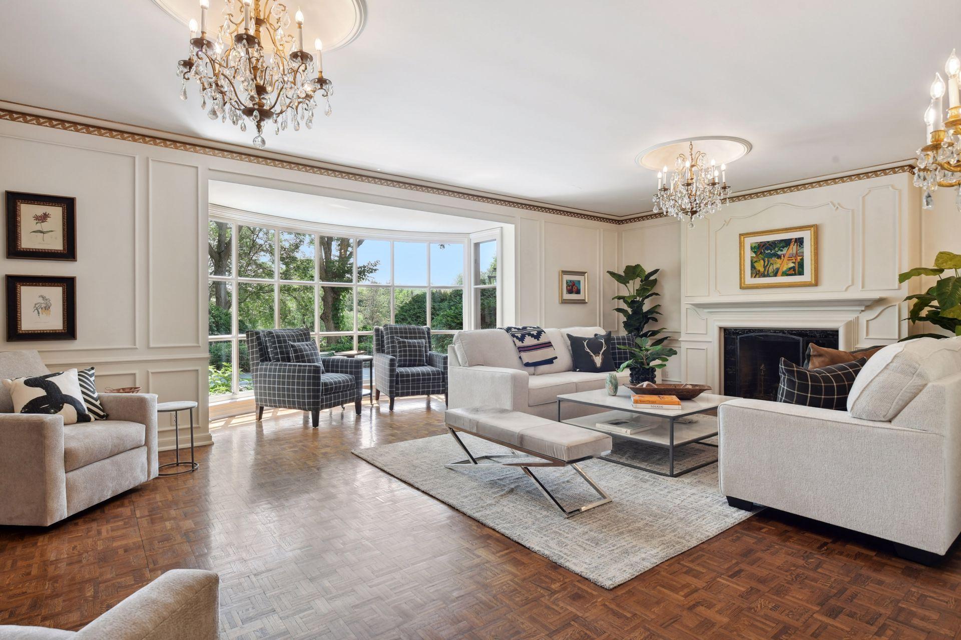 1482 Hunter Drive