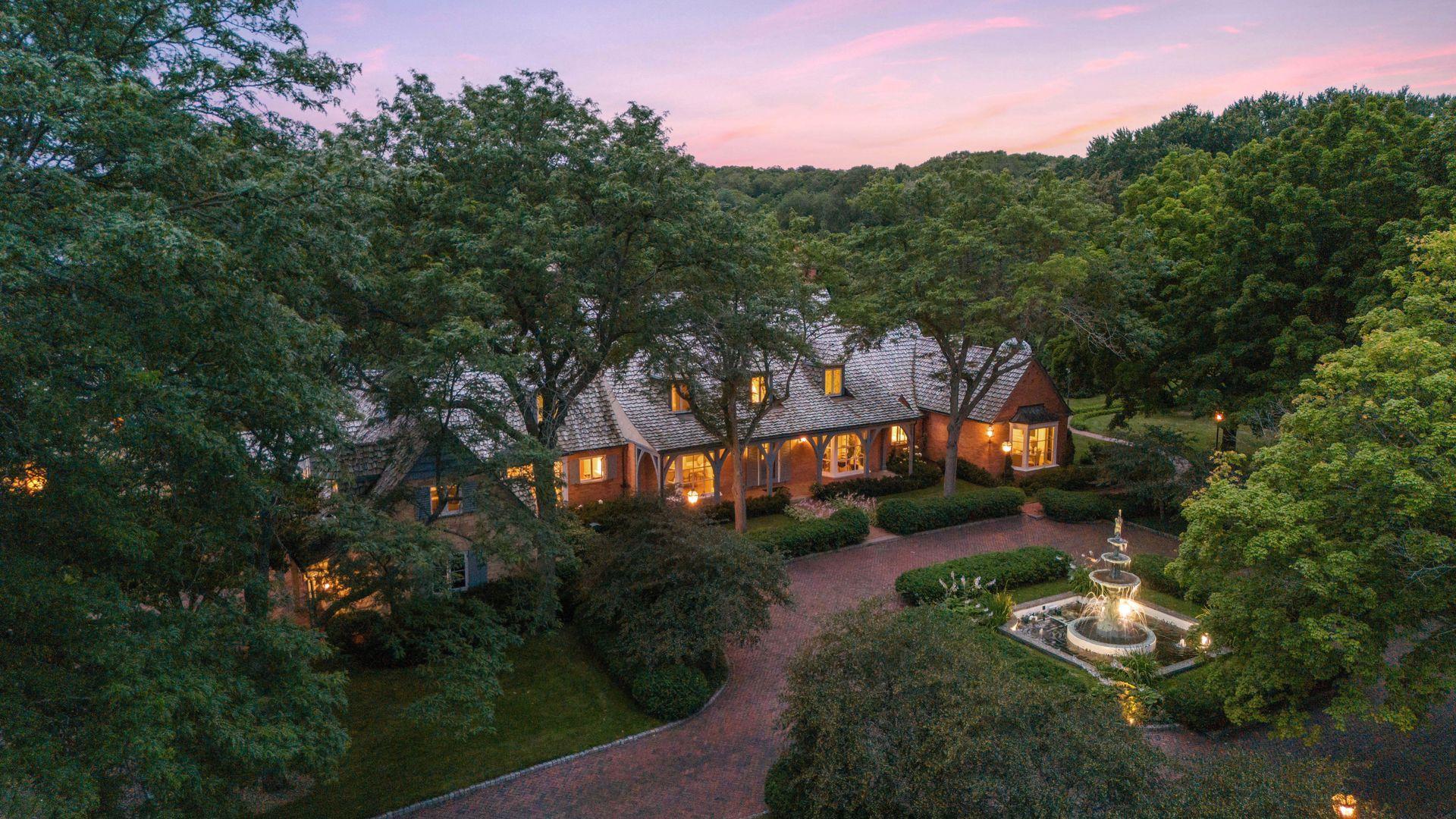 1482 Hunter Drive