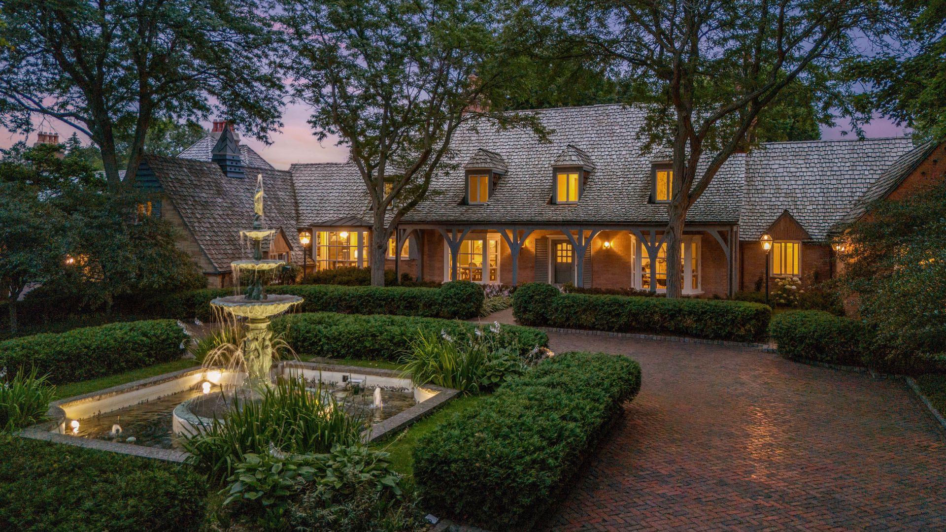 1482 Hunter Drive