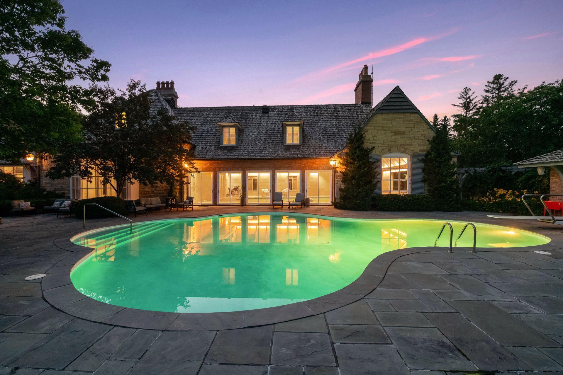 1482 Hunter Drive