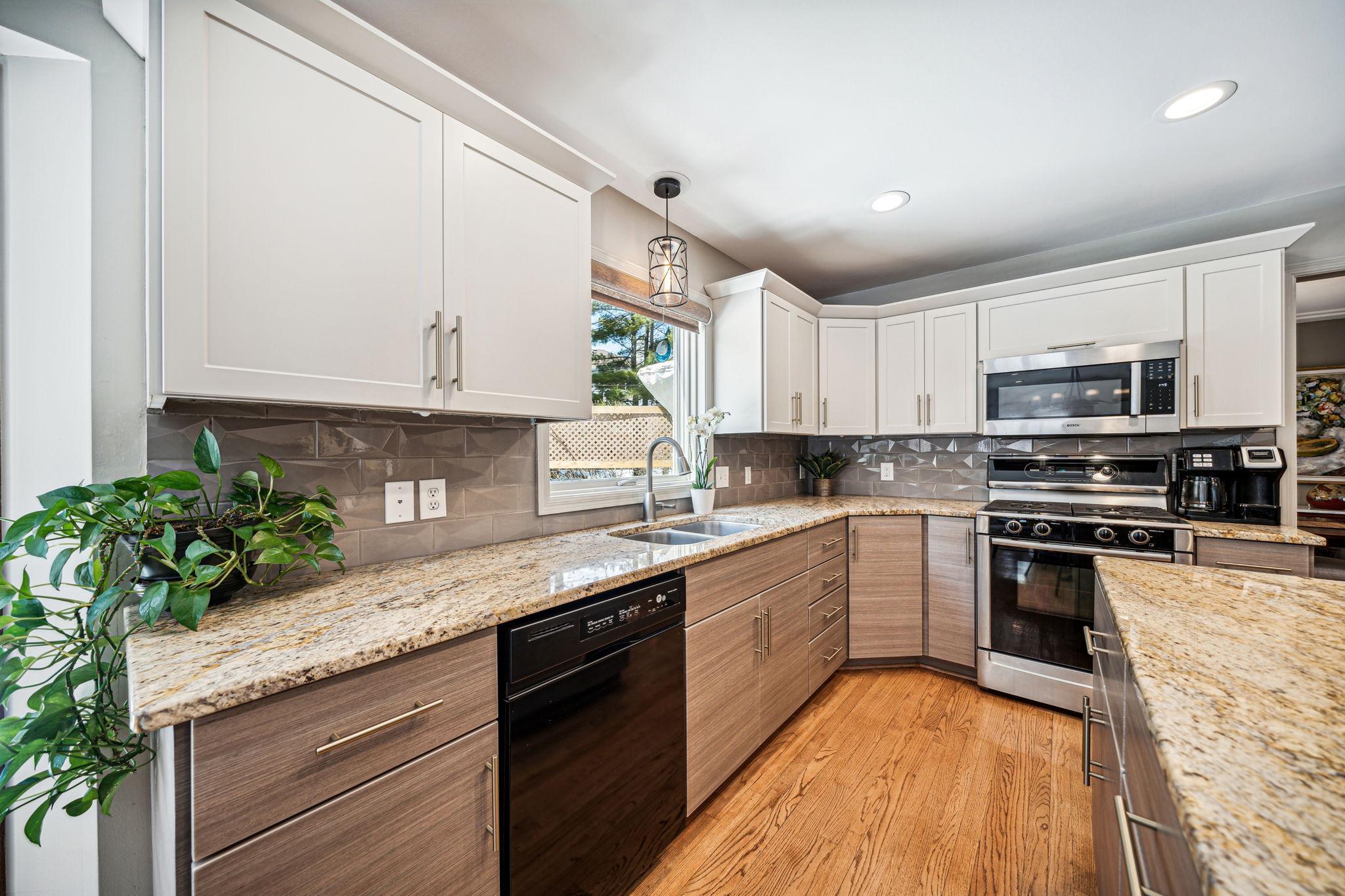 11142 Holland Circle