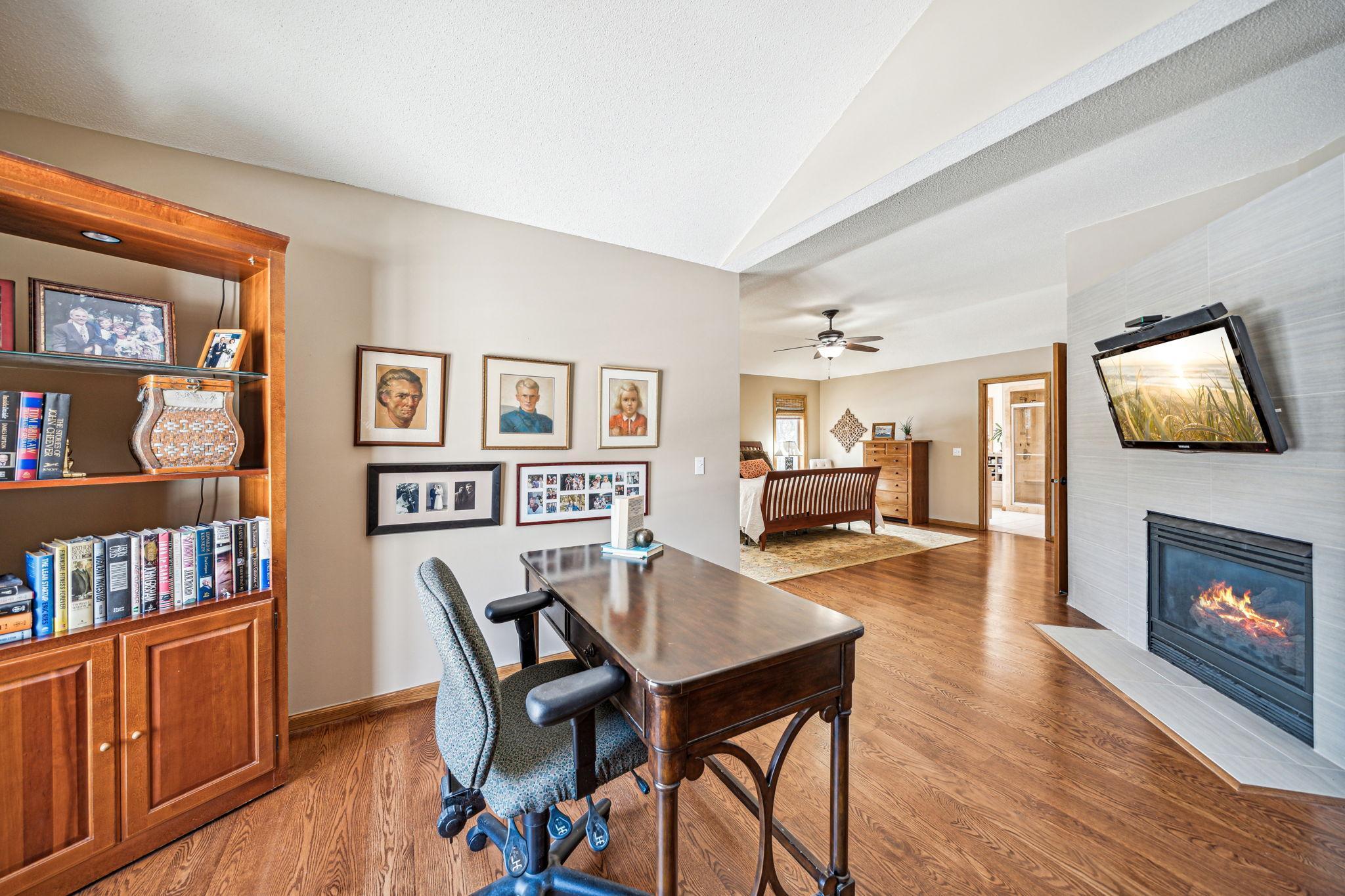 11142 Holland Circle