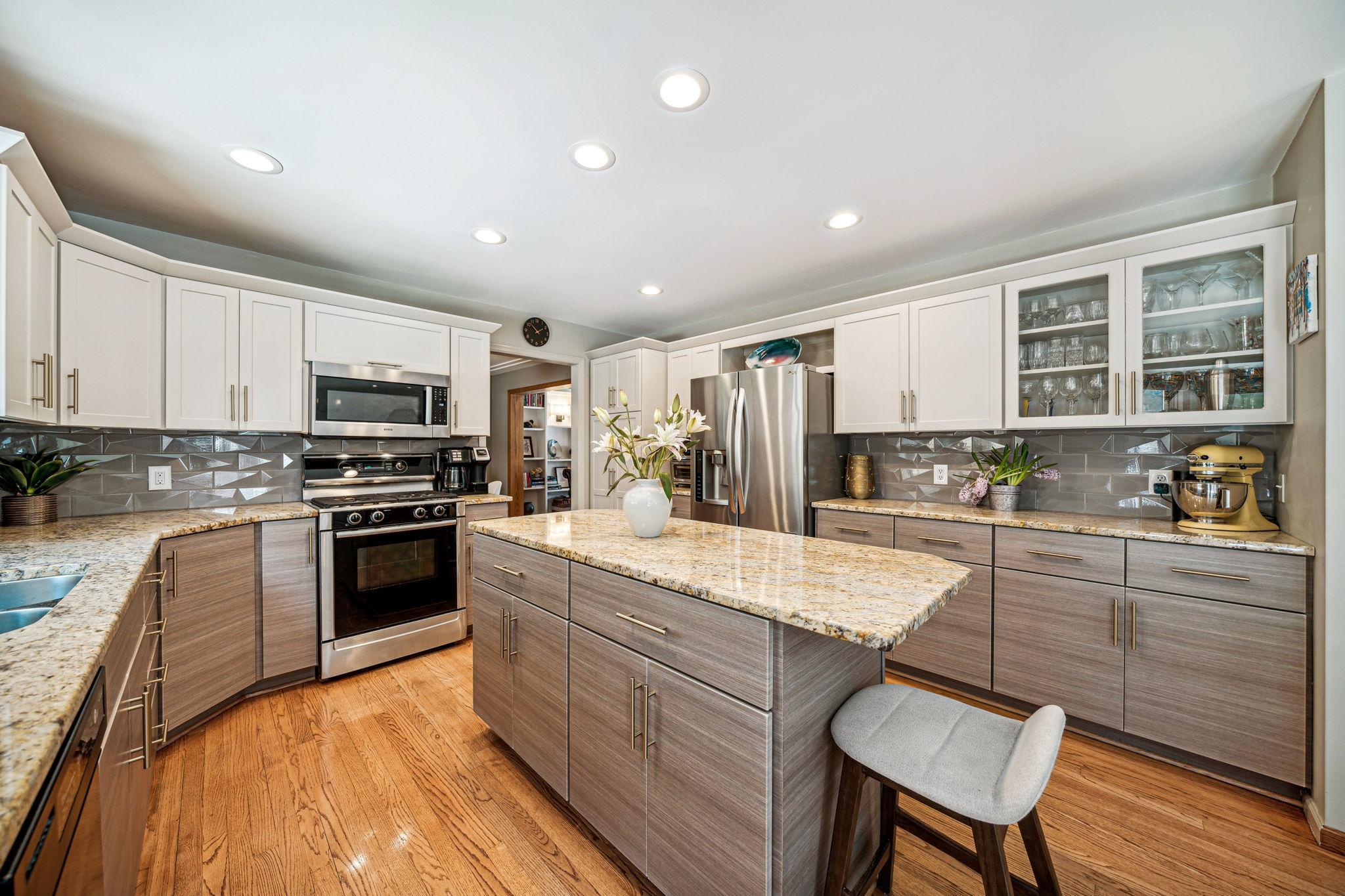 11142 Holland Circle