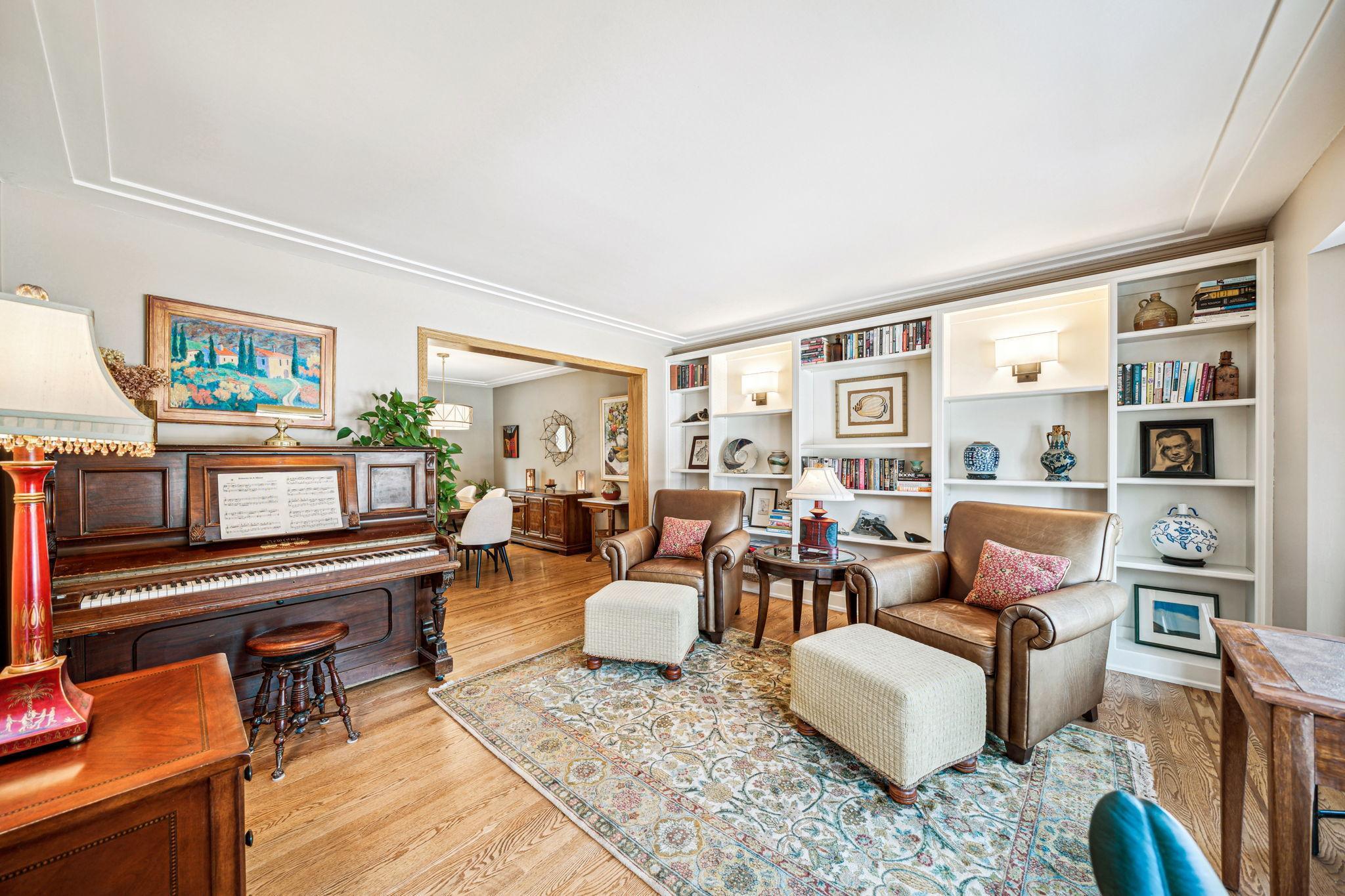 11142 Holland Circle