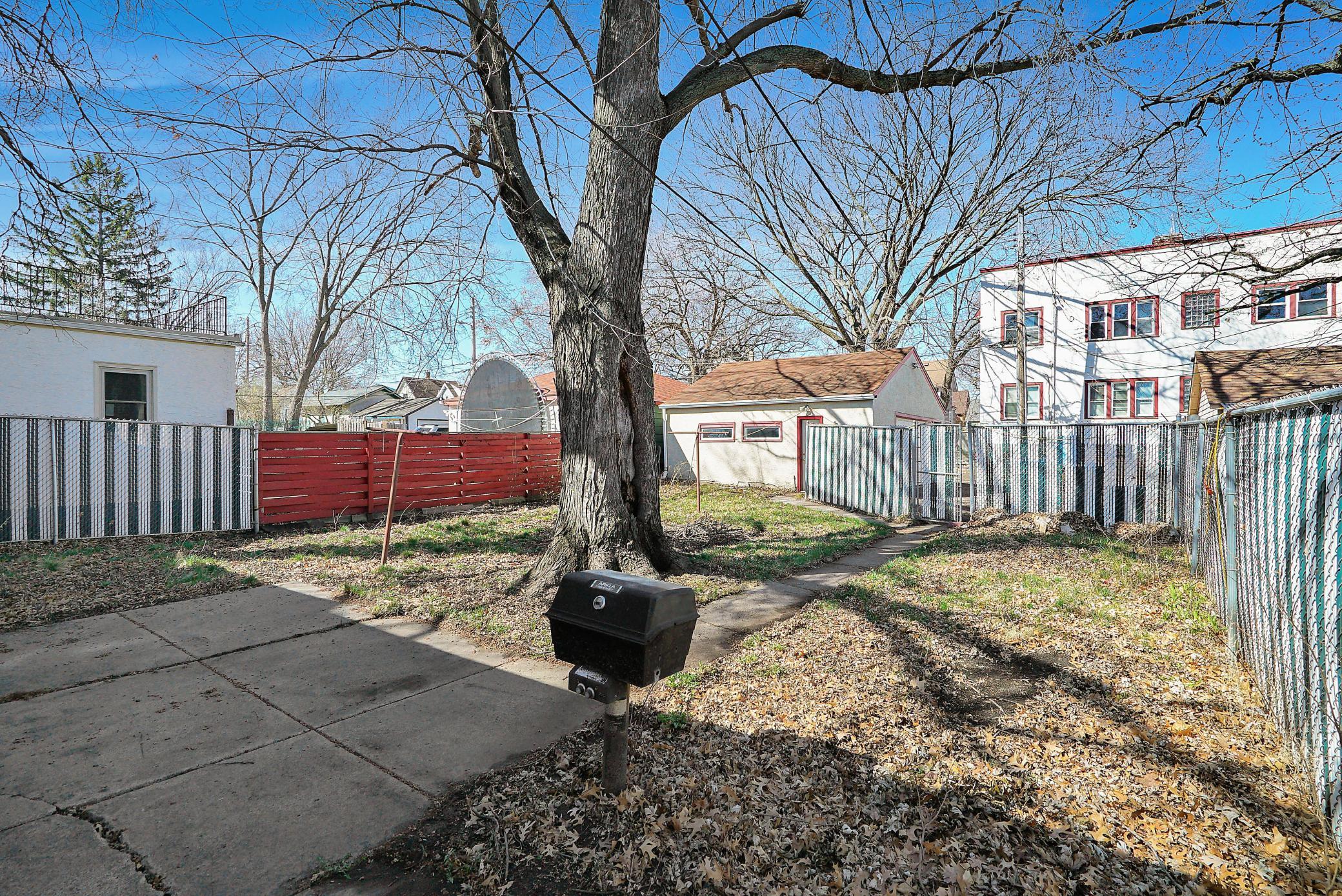 3123 Irving Avenue N