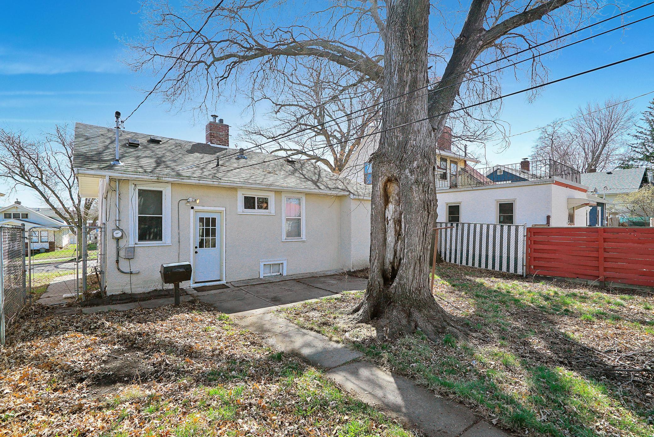 3123 Irving Avenue N