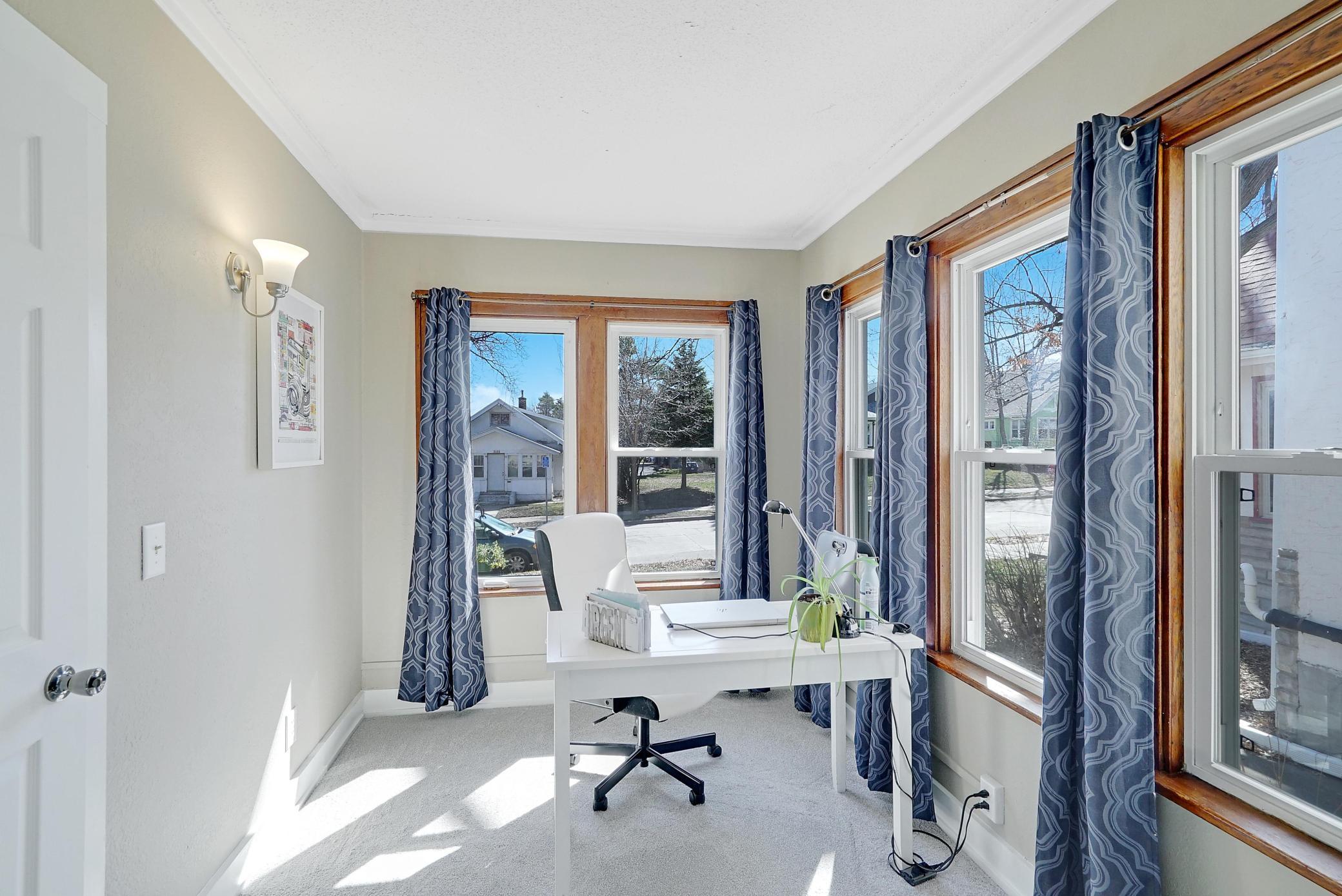 3123 Irving Avenue N