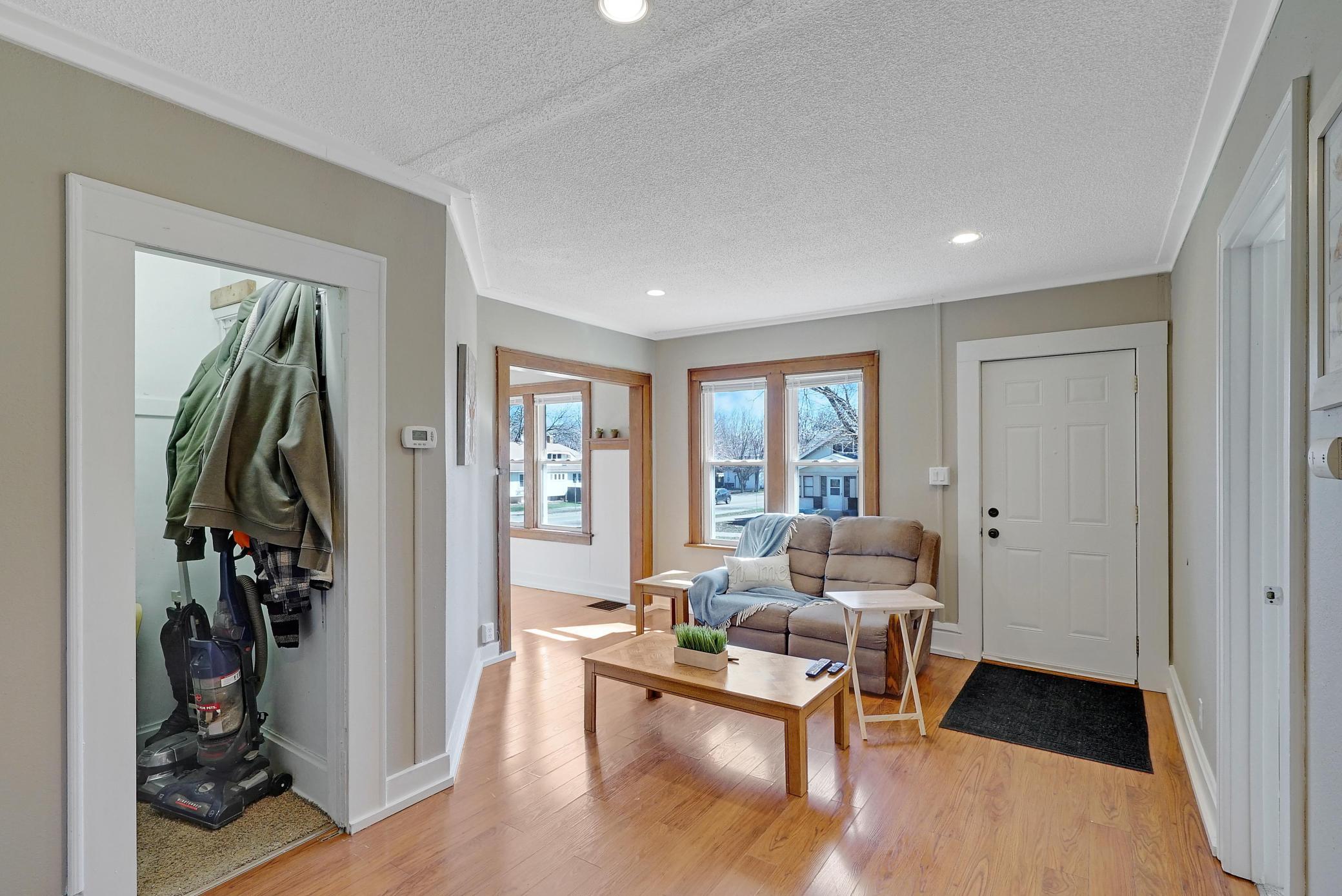 3123 Irving Avenue N