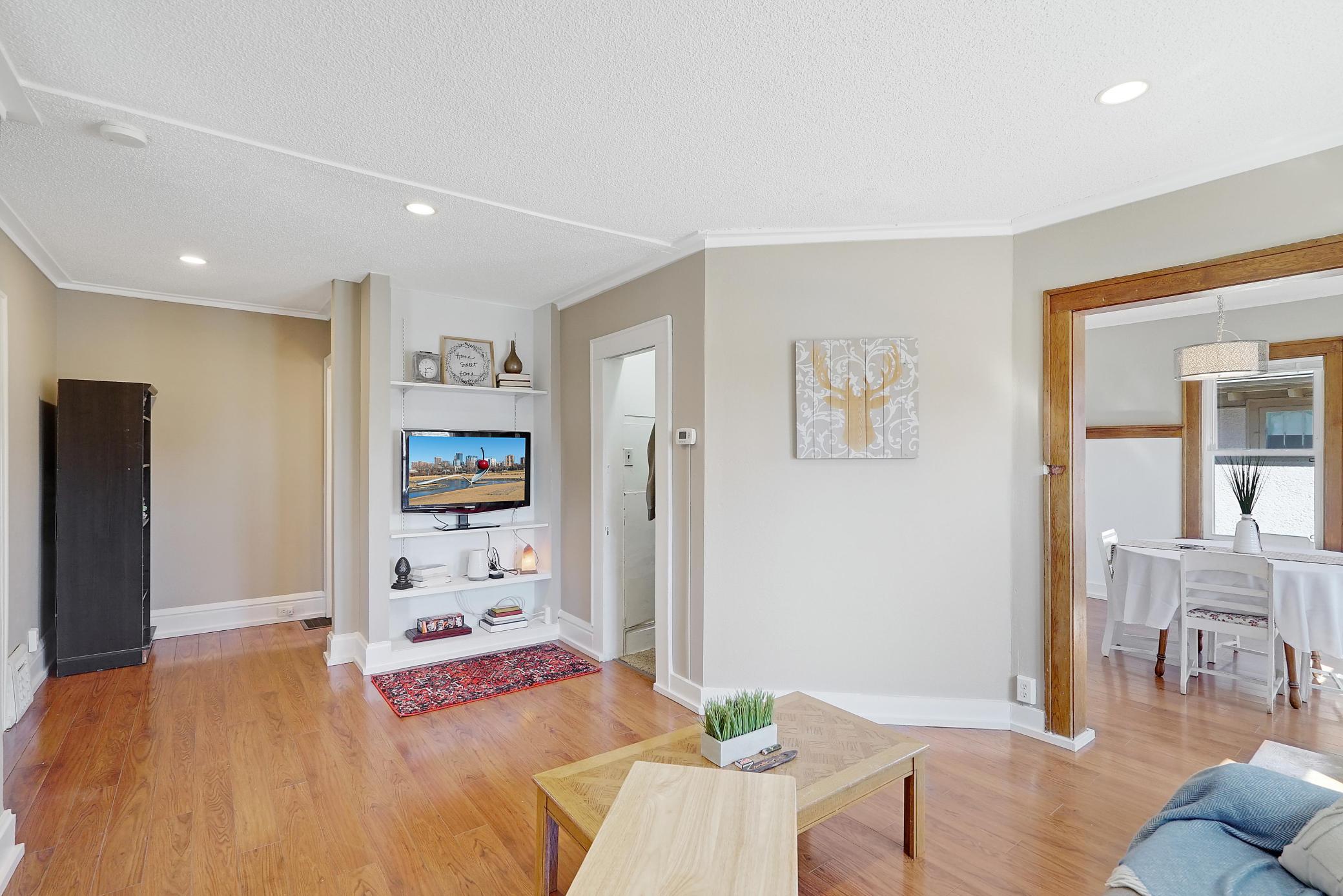 3123 Irving Avenue N