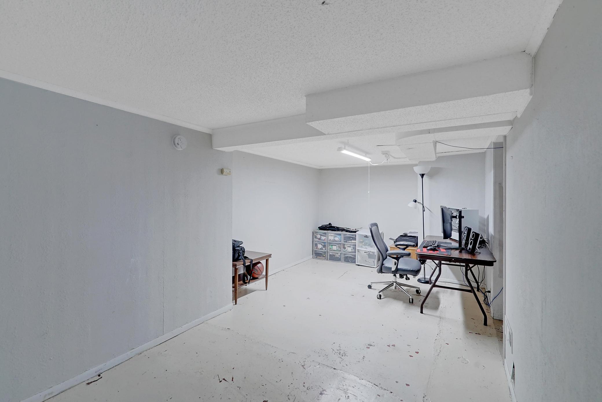 3123 Irving Avenue N