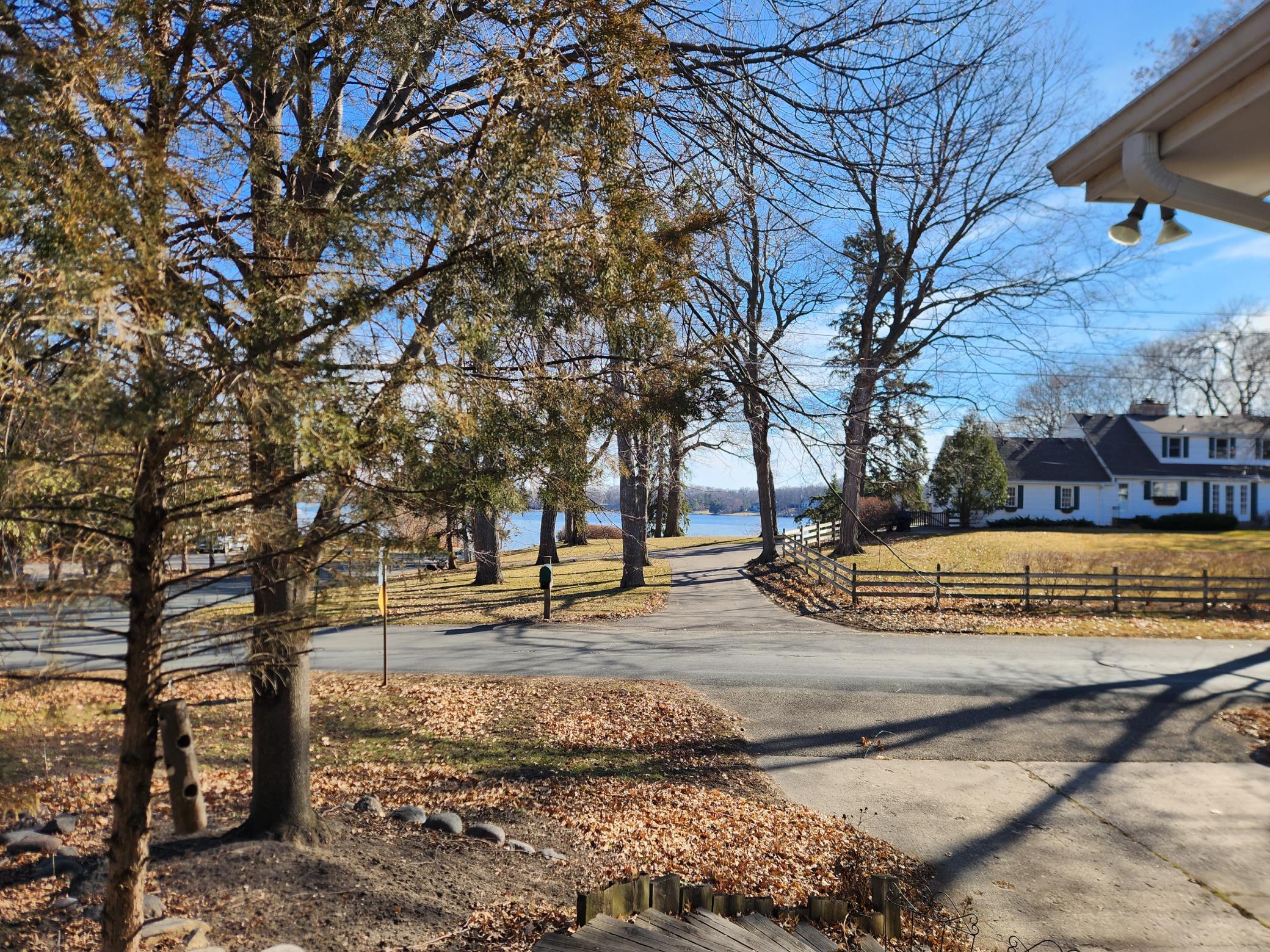 2022 Lake Road