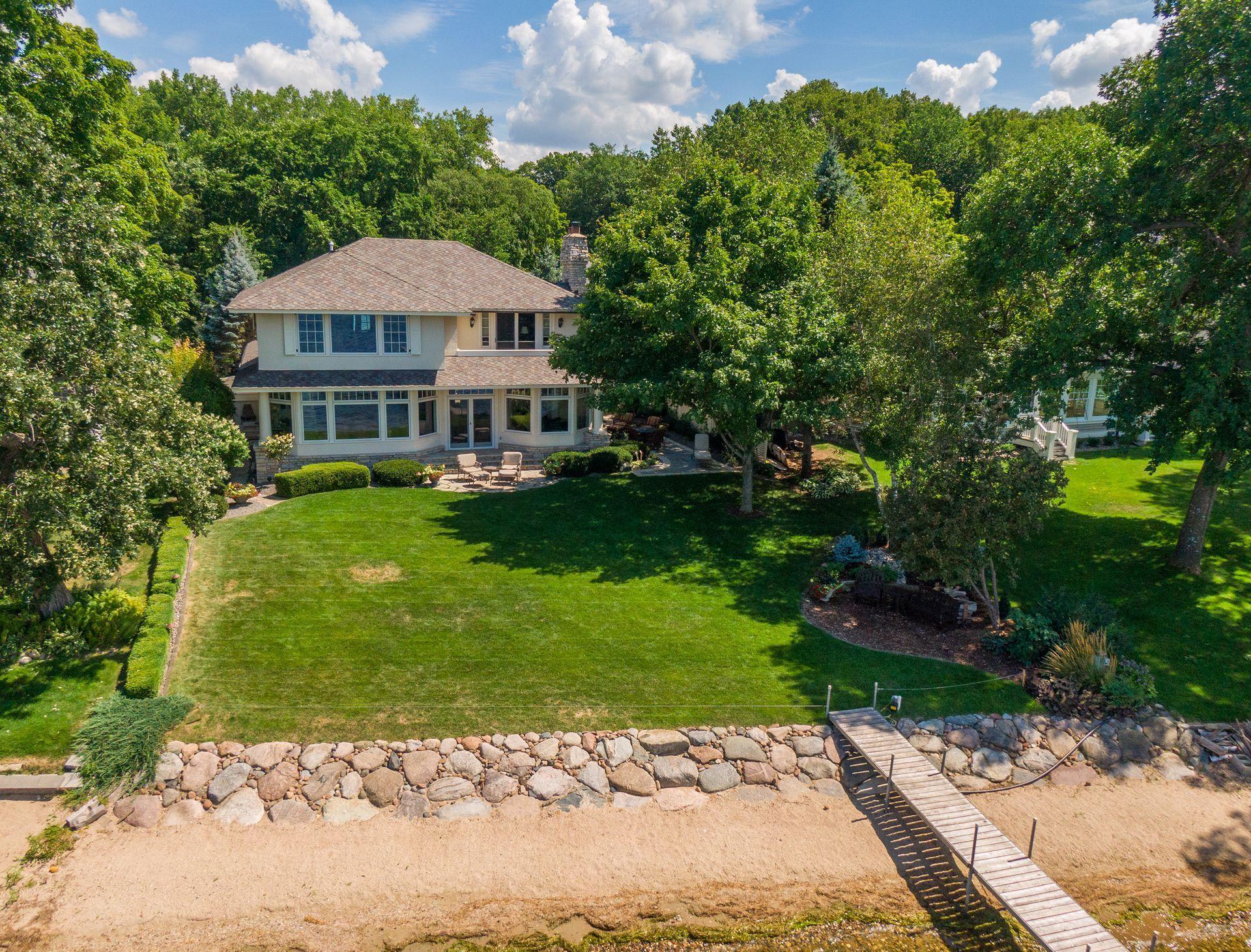 4520 Linwood Lane