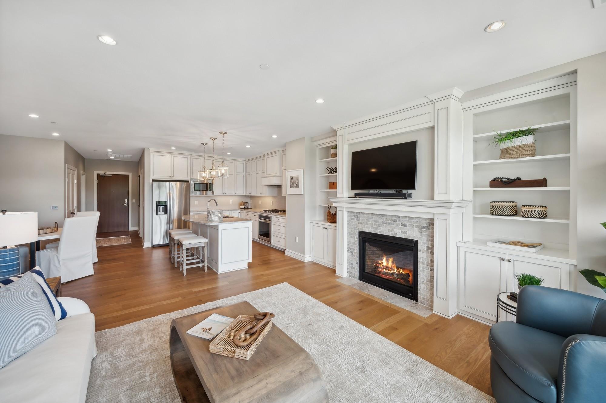 875 Lake Street N Unit: 309