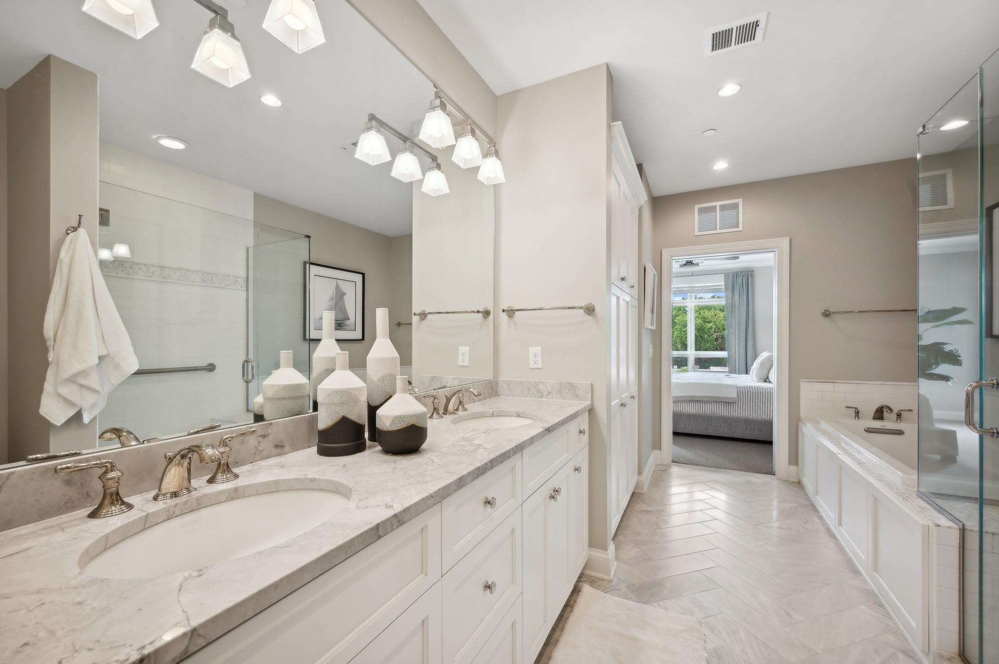 875 Lake Street N Unit: 309