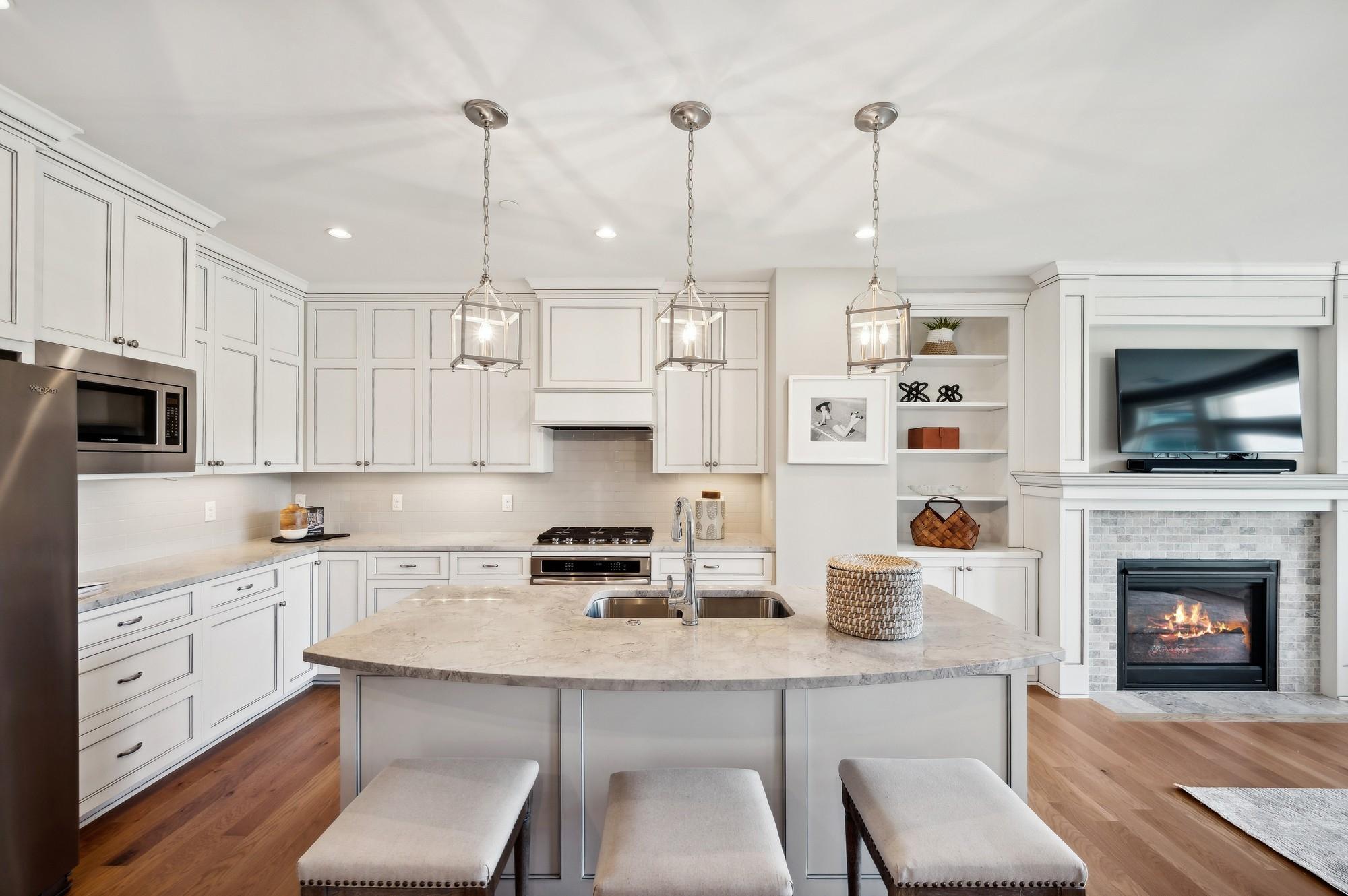 875 Lake Street N Unit: 309