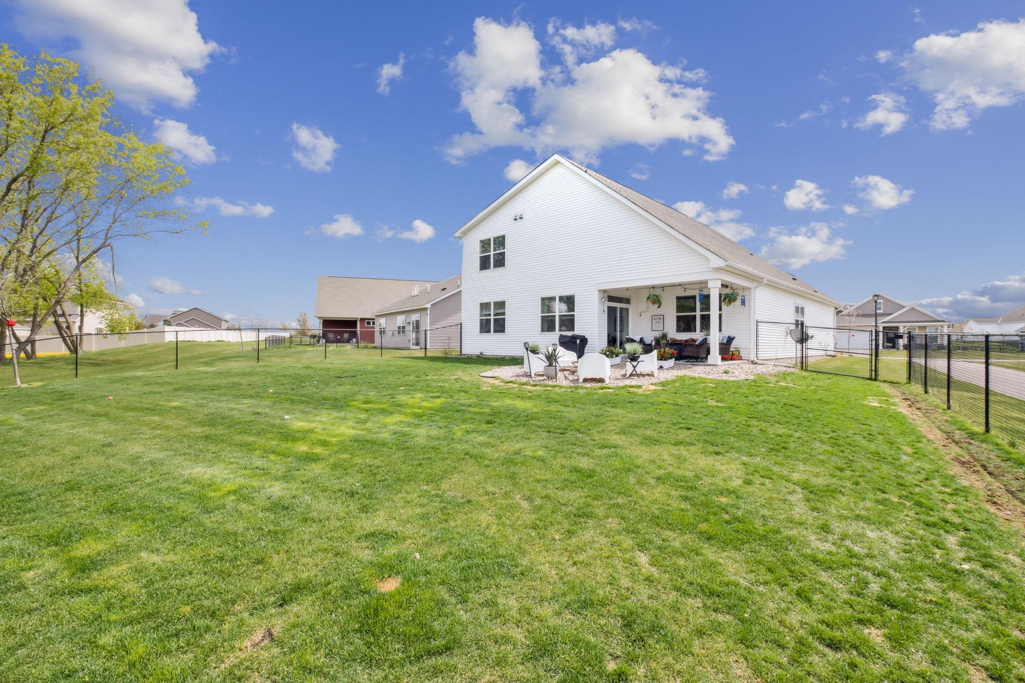 19330 Grass Lake Trail