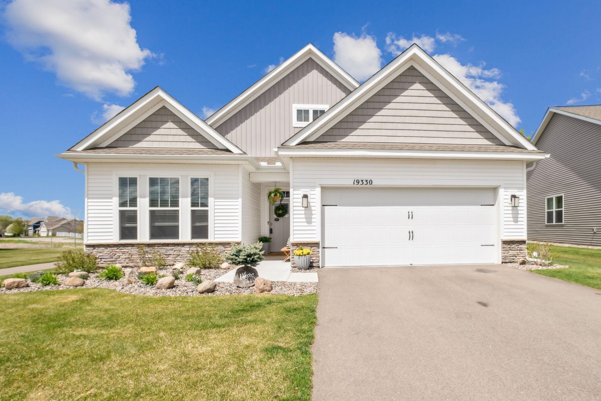 19330 Grass Lake Trail