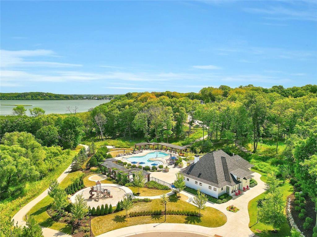 4400 Hawks Point
