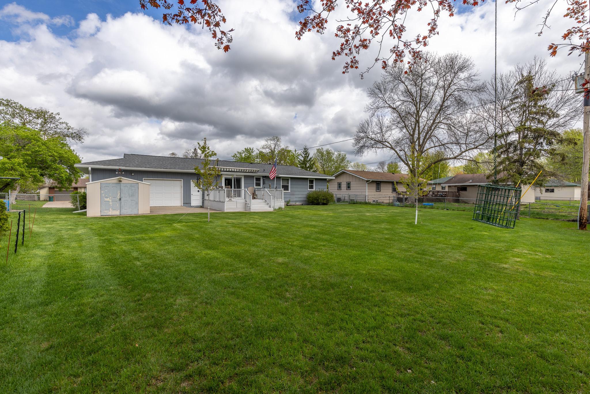 216 Oak Park Drive NE