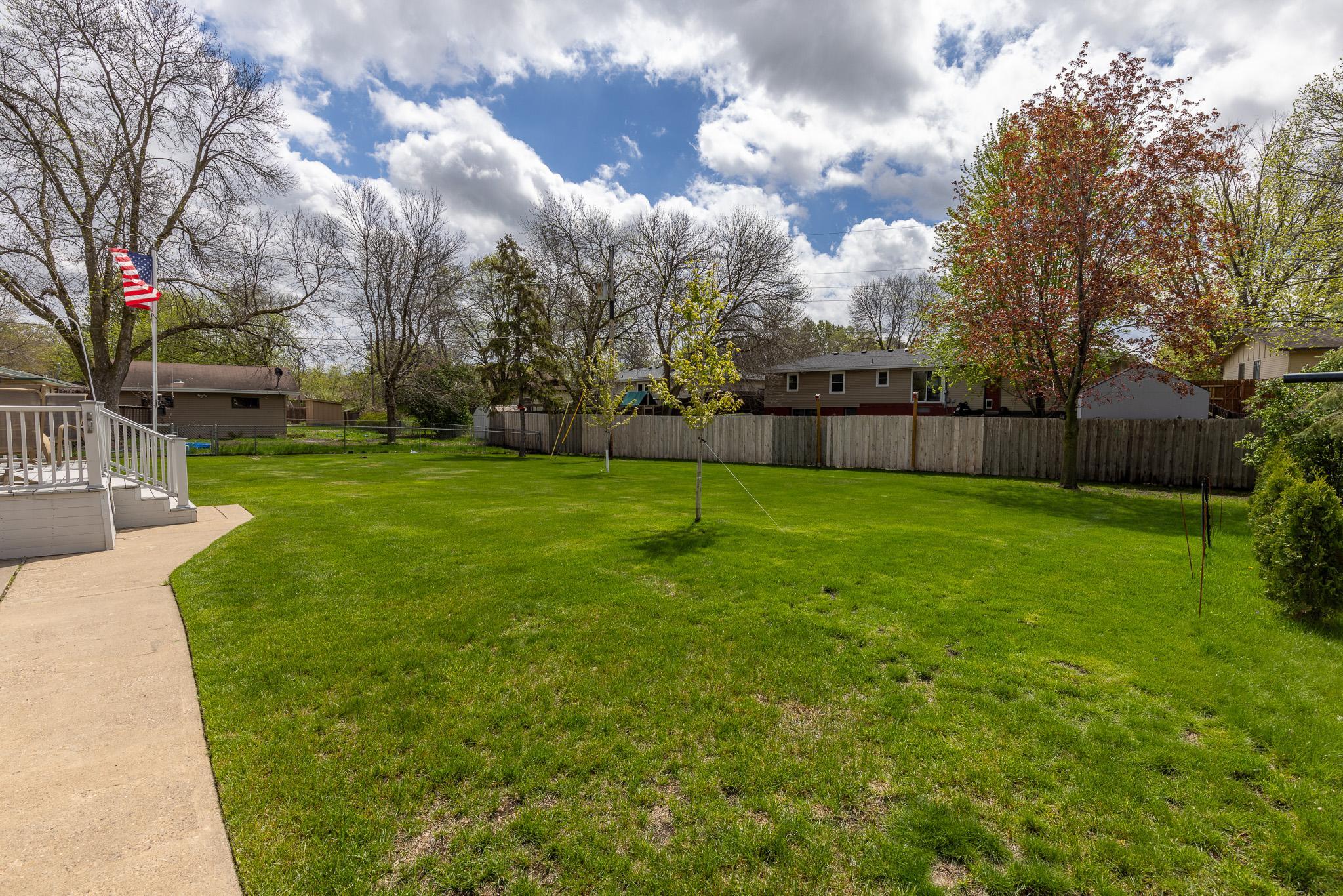 216 Oak Park Drive NE