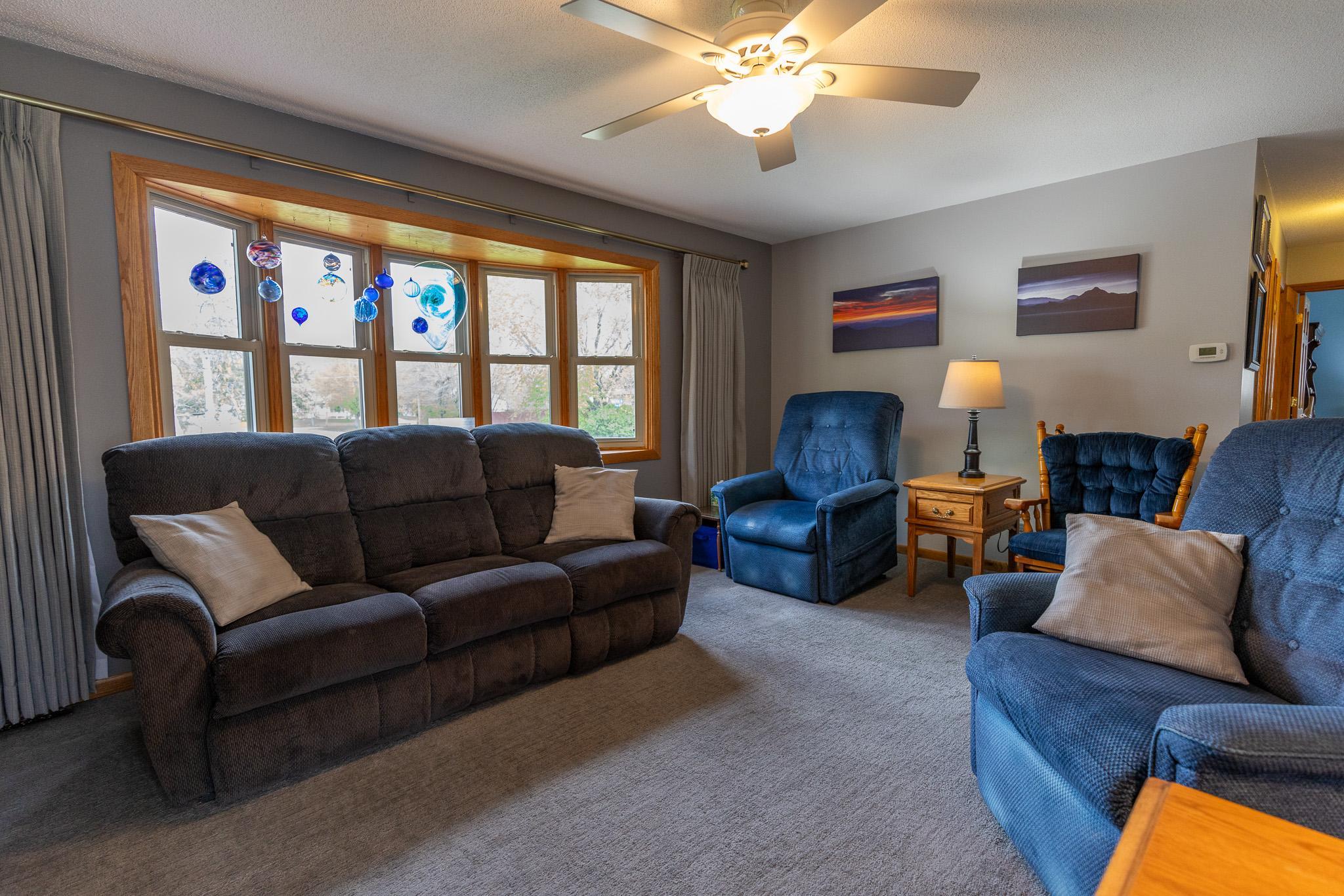 216 Oak Park Drive NE