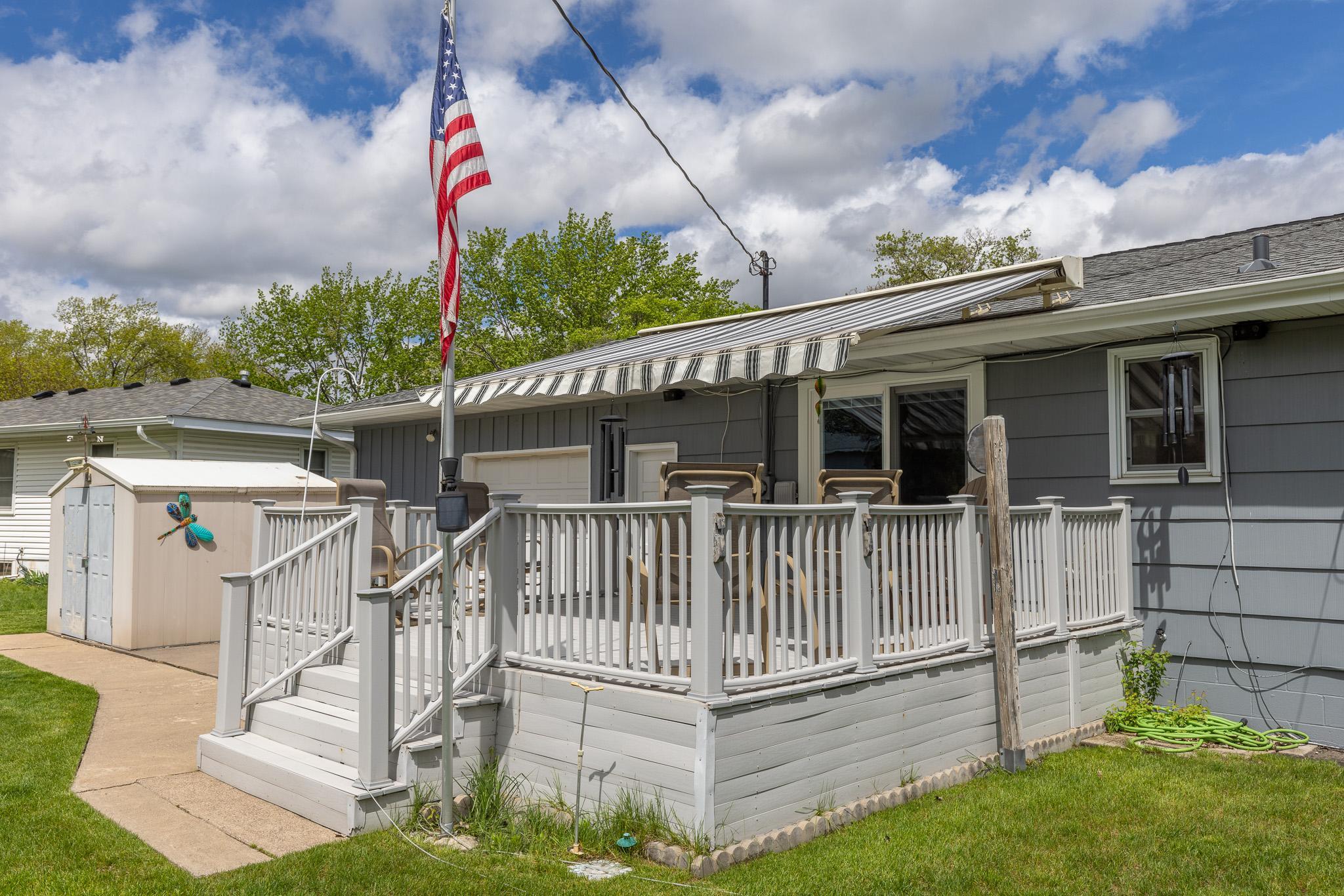 216 Oak Park Drive NE