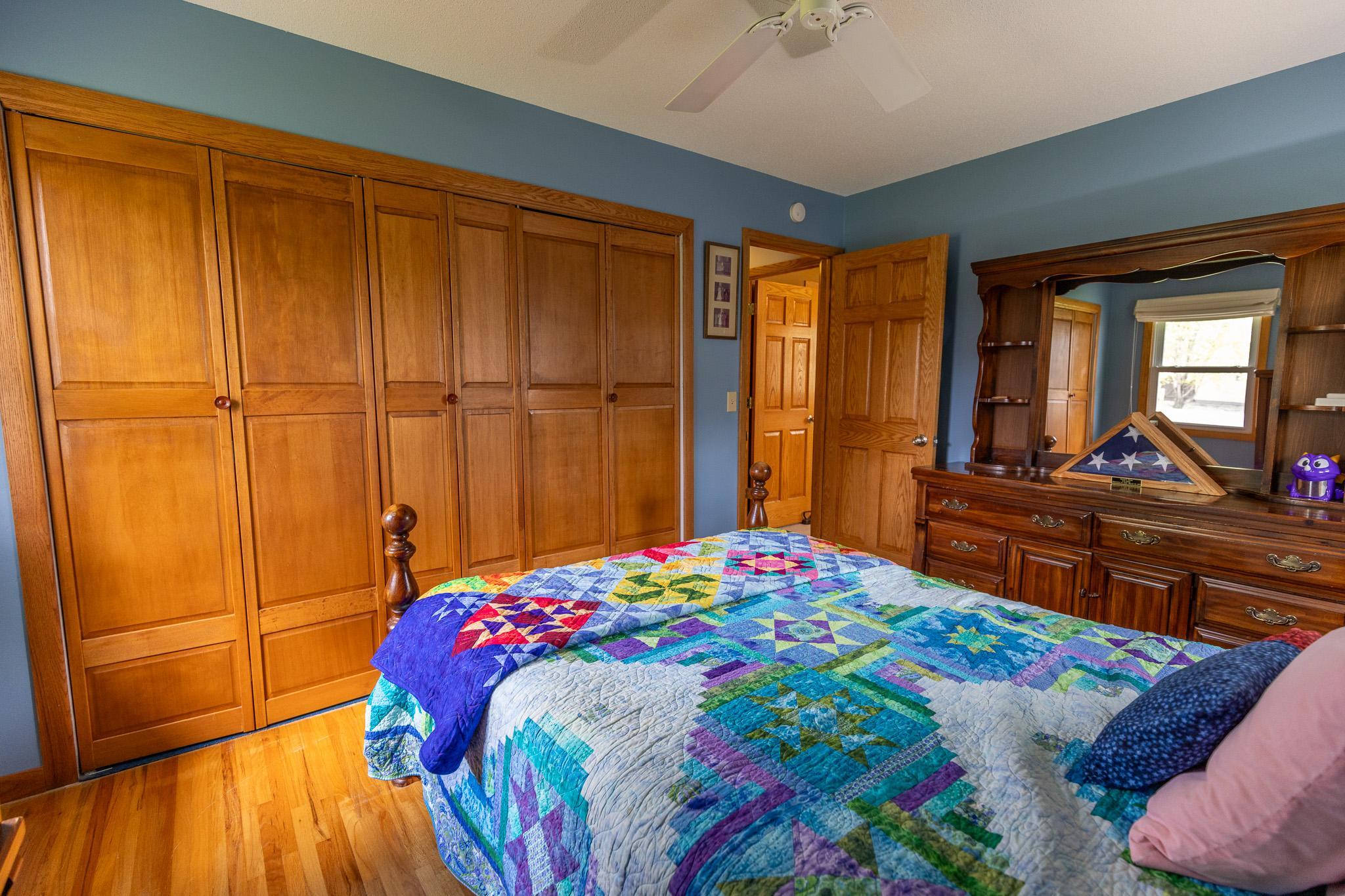 216 Oak Park Drive NE