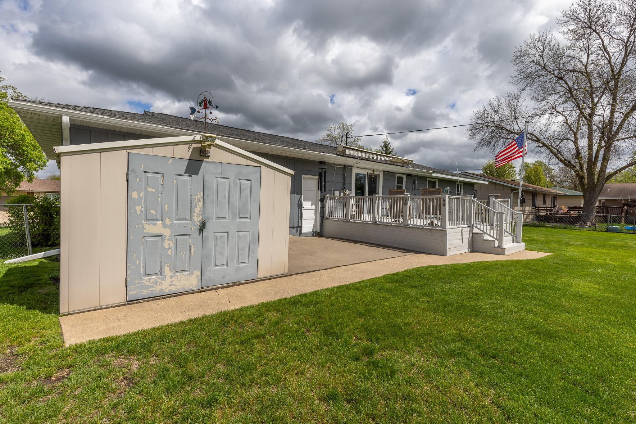 216 Oak Park Drive NE