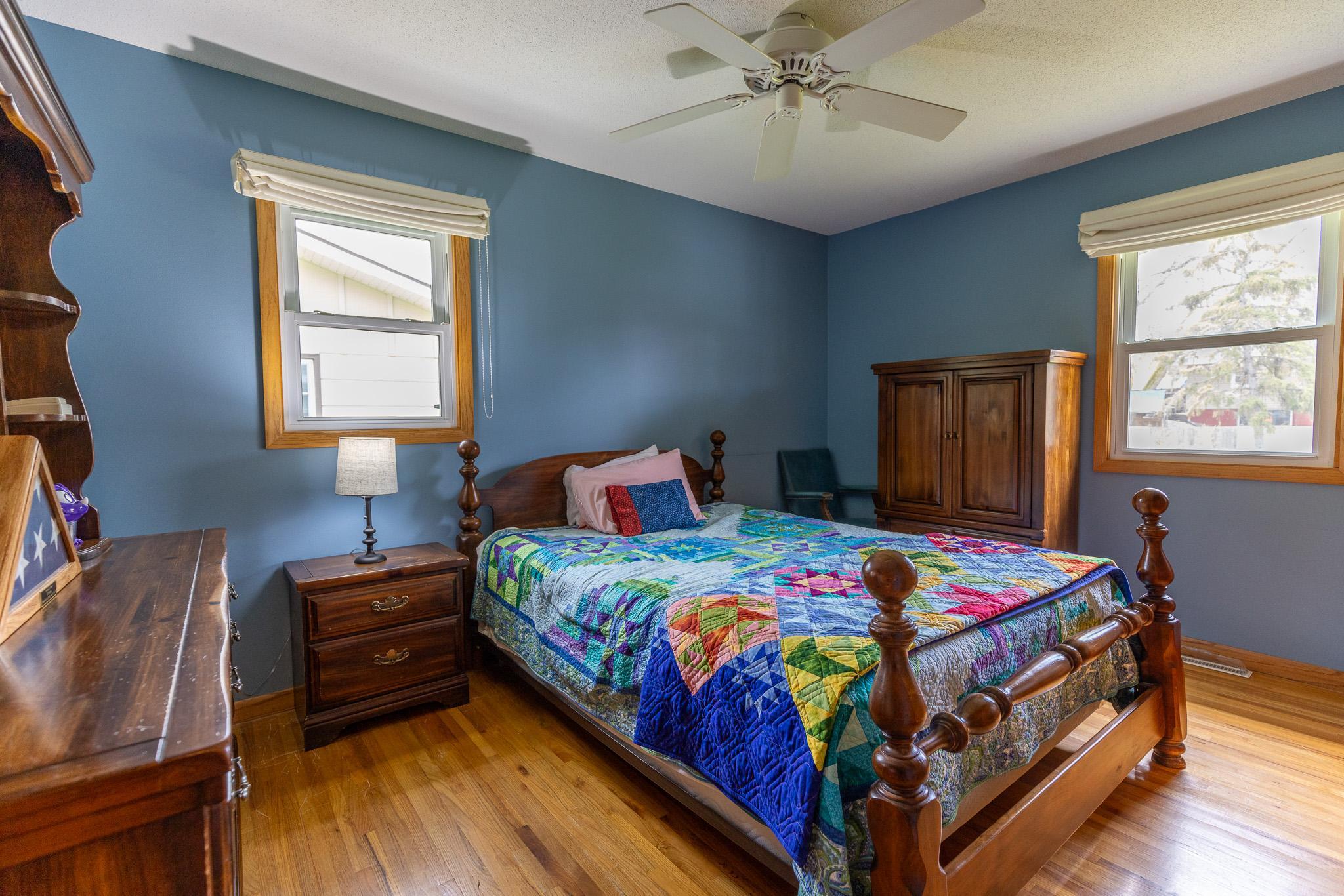 216 Oak Park Drive NE