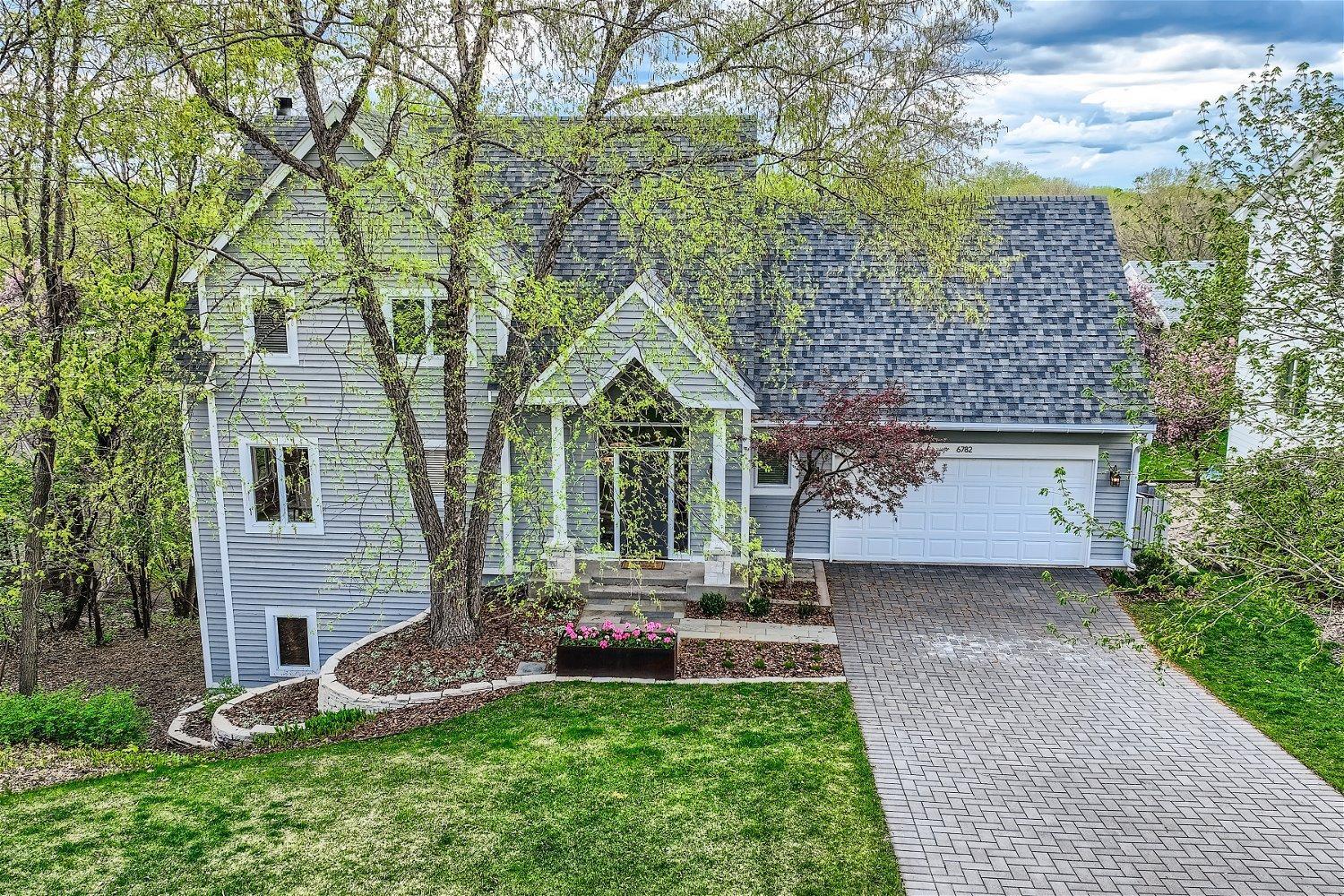 6782 Woodland Drive
