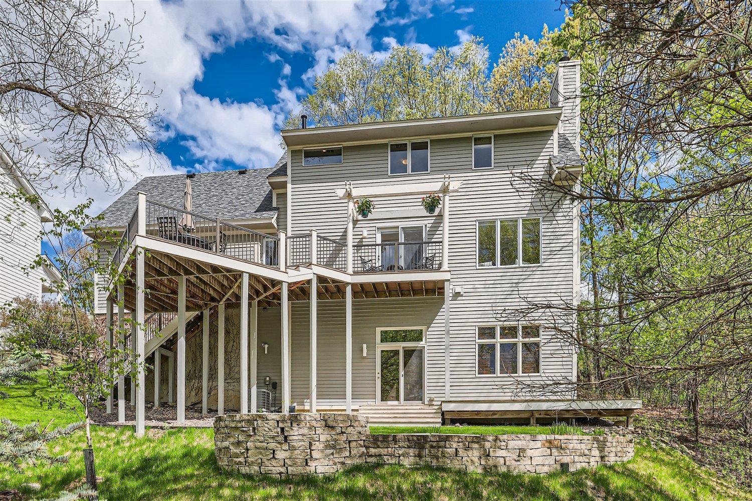 6782 Woodland Drive