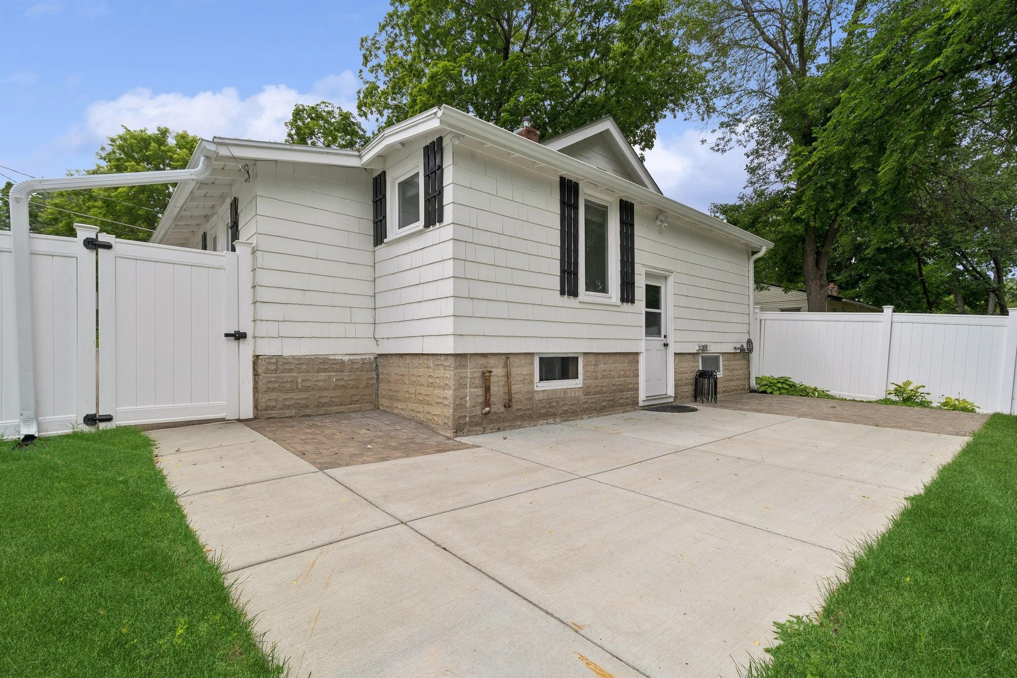3520 Livingston Avenue