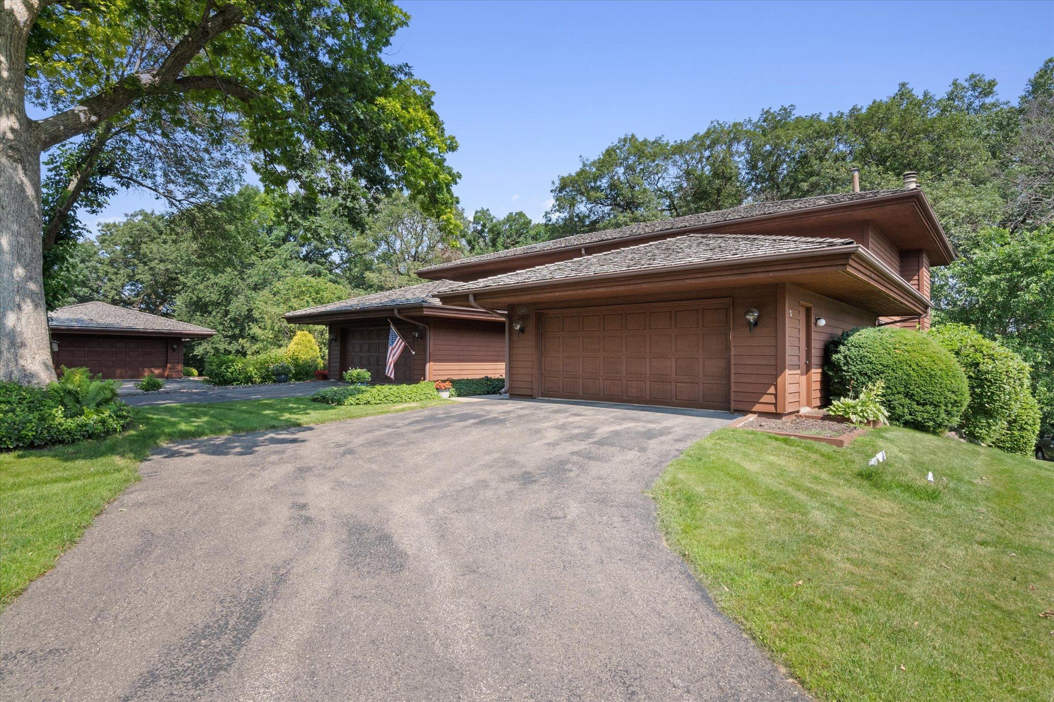 2400 Robin Oak Ridge