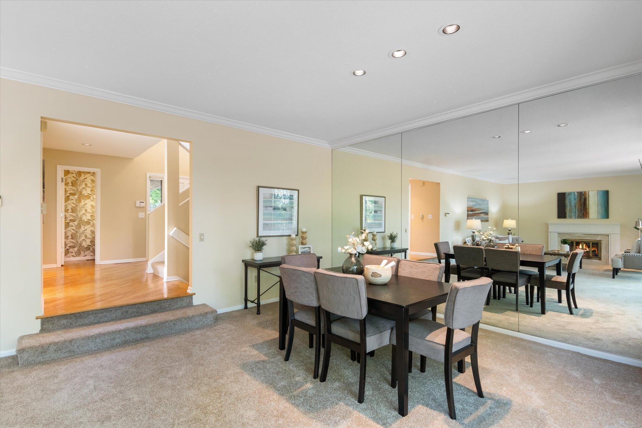 2400 Robin Oak Ridge