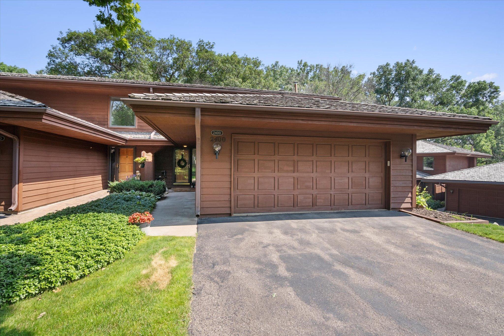 2400 Robin Oak Ridge