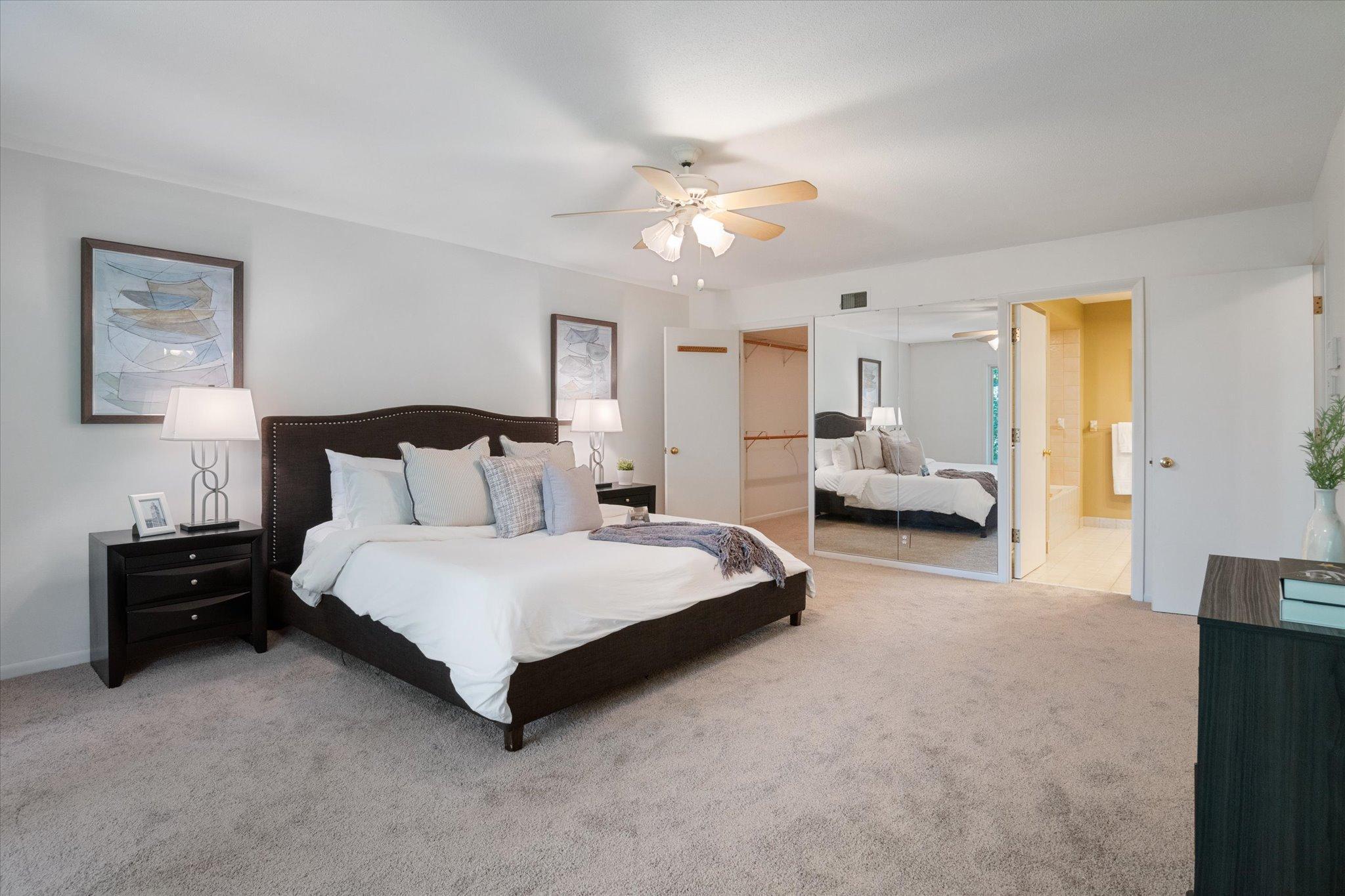 2400 Robin Oak Ridge